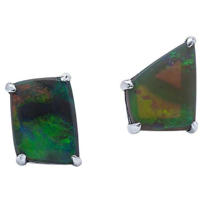 Clous d'oreilles en opale de forme libre multicolore australienne de 1,32 carat de poids total