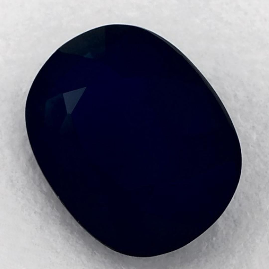 This natural Blue sapphire offers elegance and sophistication. With its rich color saturation and precise cutting, it is the perfect centerpiece for an engagement ring or luxury jewelry design.

This sapphire originates from Sri Lanka (Ceylon),