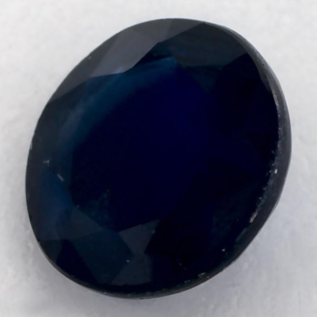 Ce saphir bleu naturel offre élégance et sophistication. Avec sa riche saturation de couleurs et sa coupe précise, il constitue la pièce maîtresse parfaite pour une bague de fiançailles ou une conception de bijoux de luxe.

Ce saphir provient du Sri