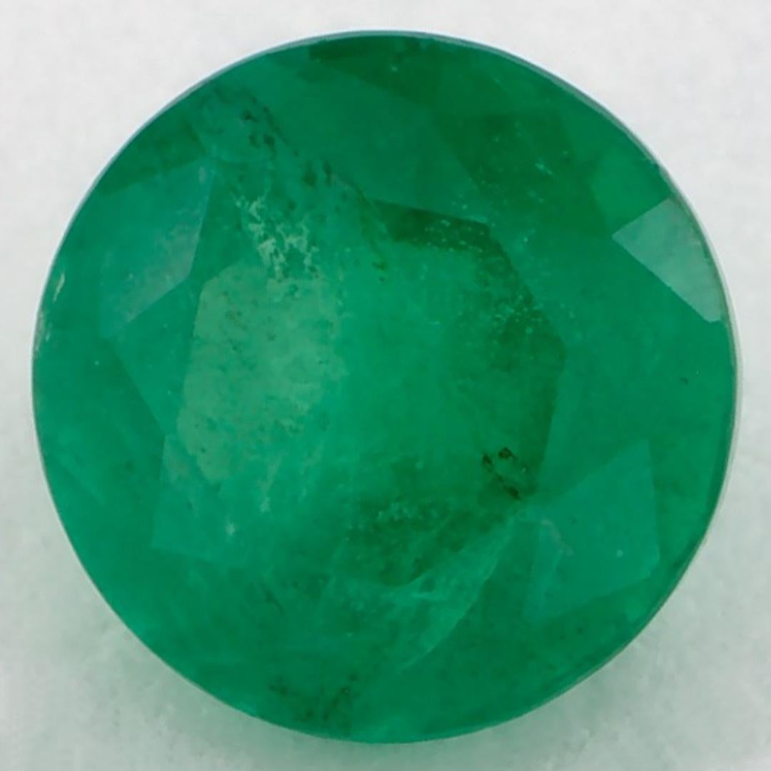 D'un vert éclatant, la pierre de naissance du mois de mai symbolise le renouveau de la croissance printanière. 

Explorez la vibrante collection d'émeraudes, de rubis et de saphirs de notre magasin, disponibles sous forme de pierres précieuses en