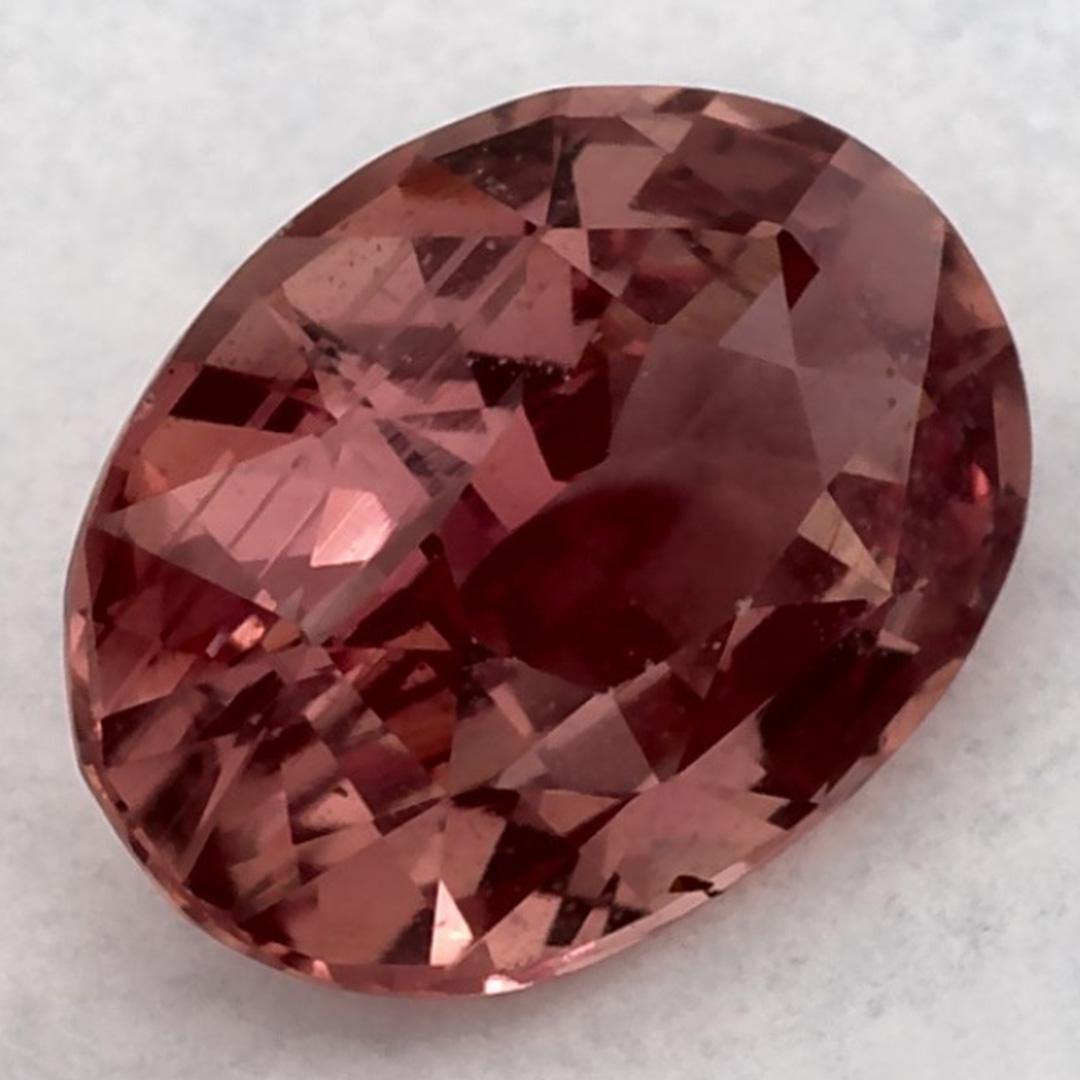 Ein sehr wertvoller September-Geburtsstein mit einer bezaubernden rosa Farbe. Man glaubt, dass sie dem Leben Glück und Reichtum bringen.

Entdecken Sie die lebendige Kollektion von Smaragden, Rubinen und Saphiren in unserem Geschäft, die als lose