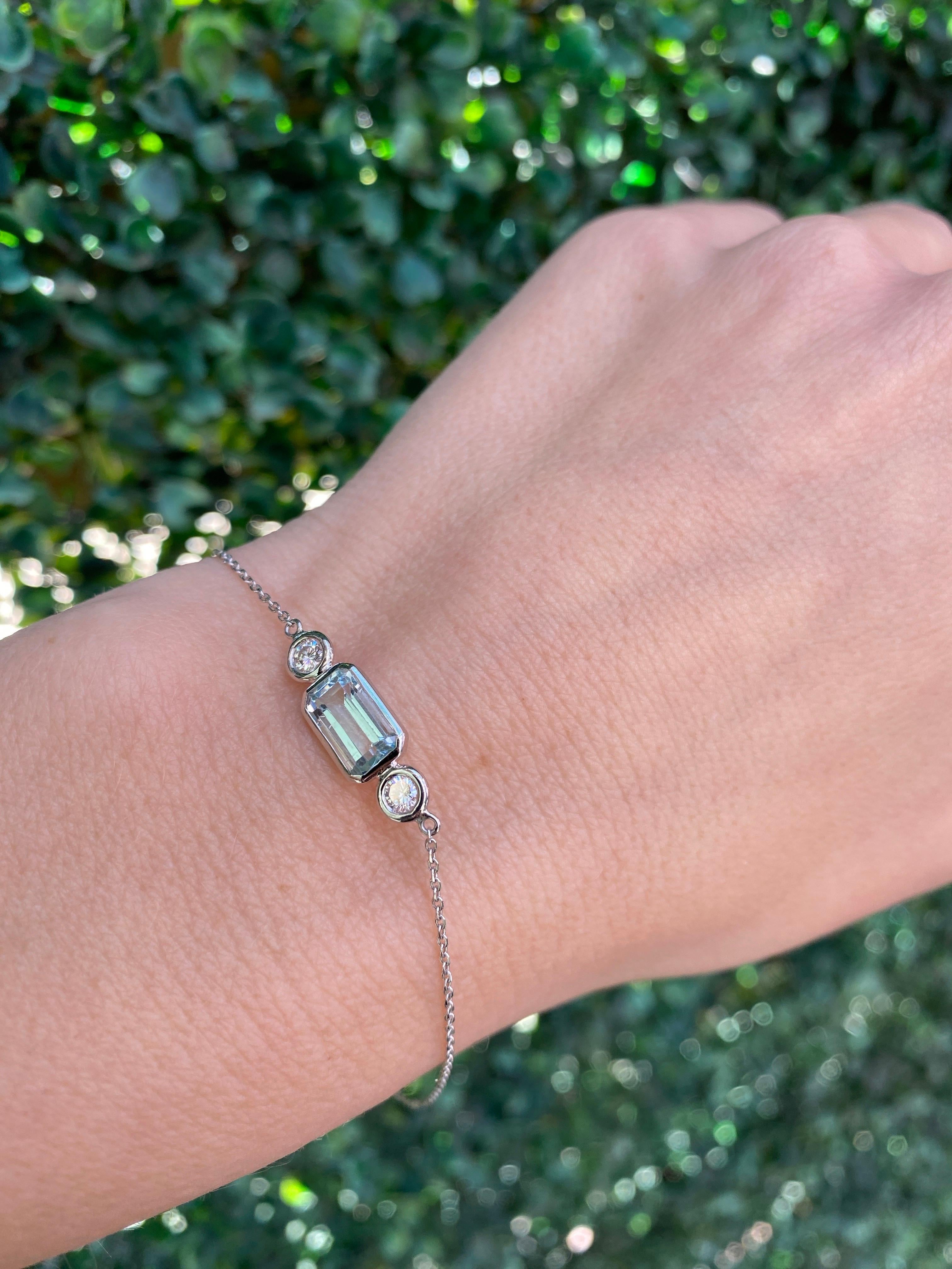 1.32 Emerald Cut Bezel Set Aquamarine and Diamond Bracelet For Sale 8