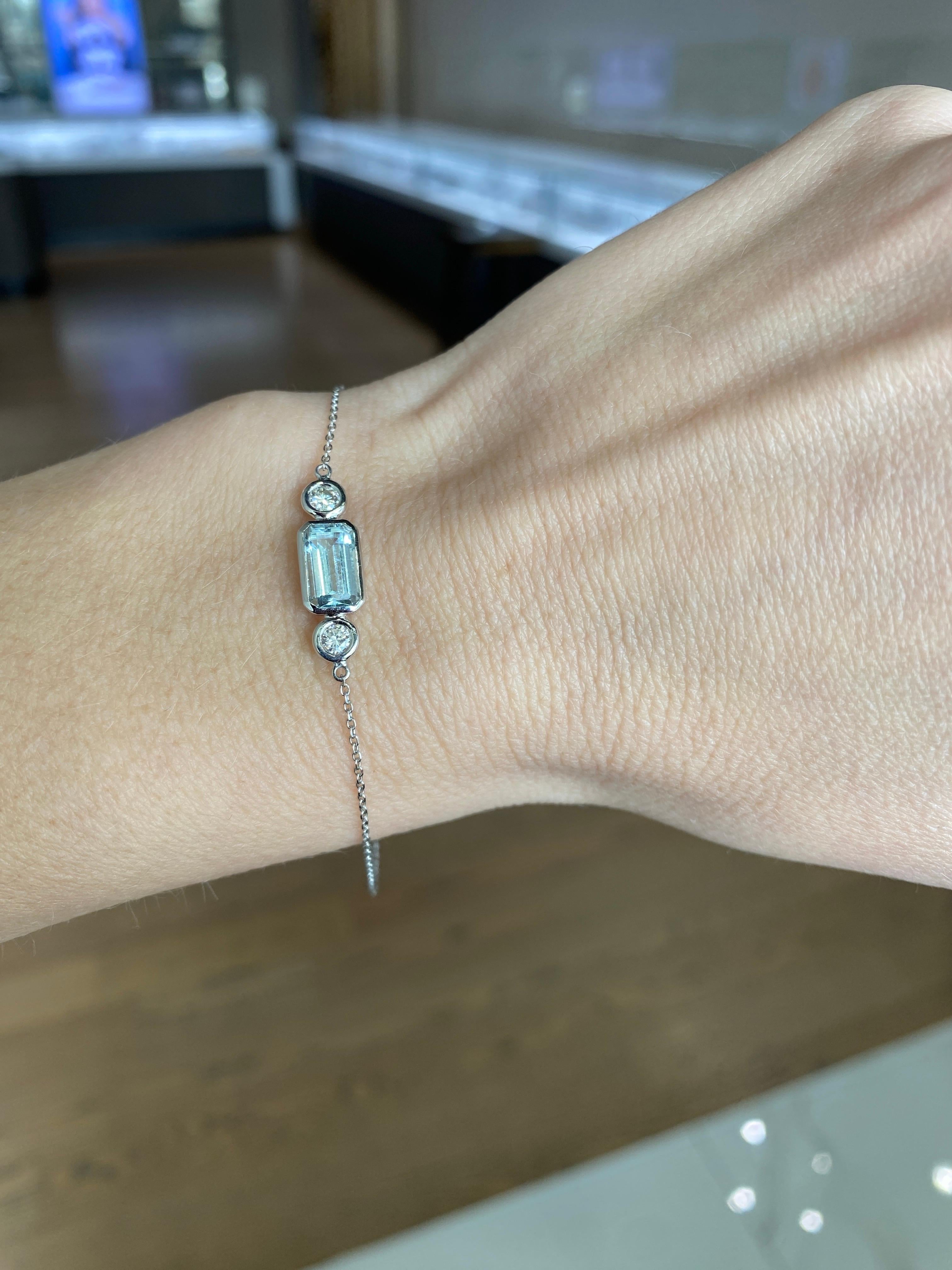 1.32 Emerald Cut Bezel Set Aquamarine and Diamond Bracelet For Sale 1