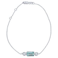 1.32 Bracelet d'aigue-marine et de diamant avec chaton taille émeraude
