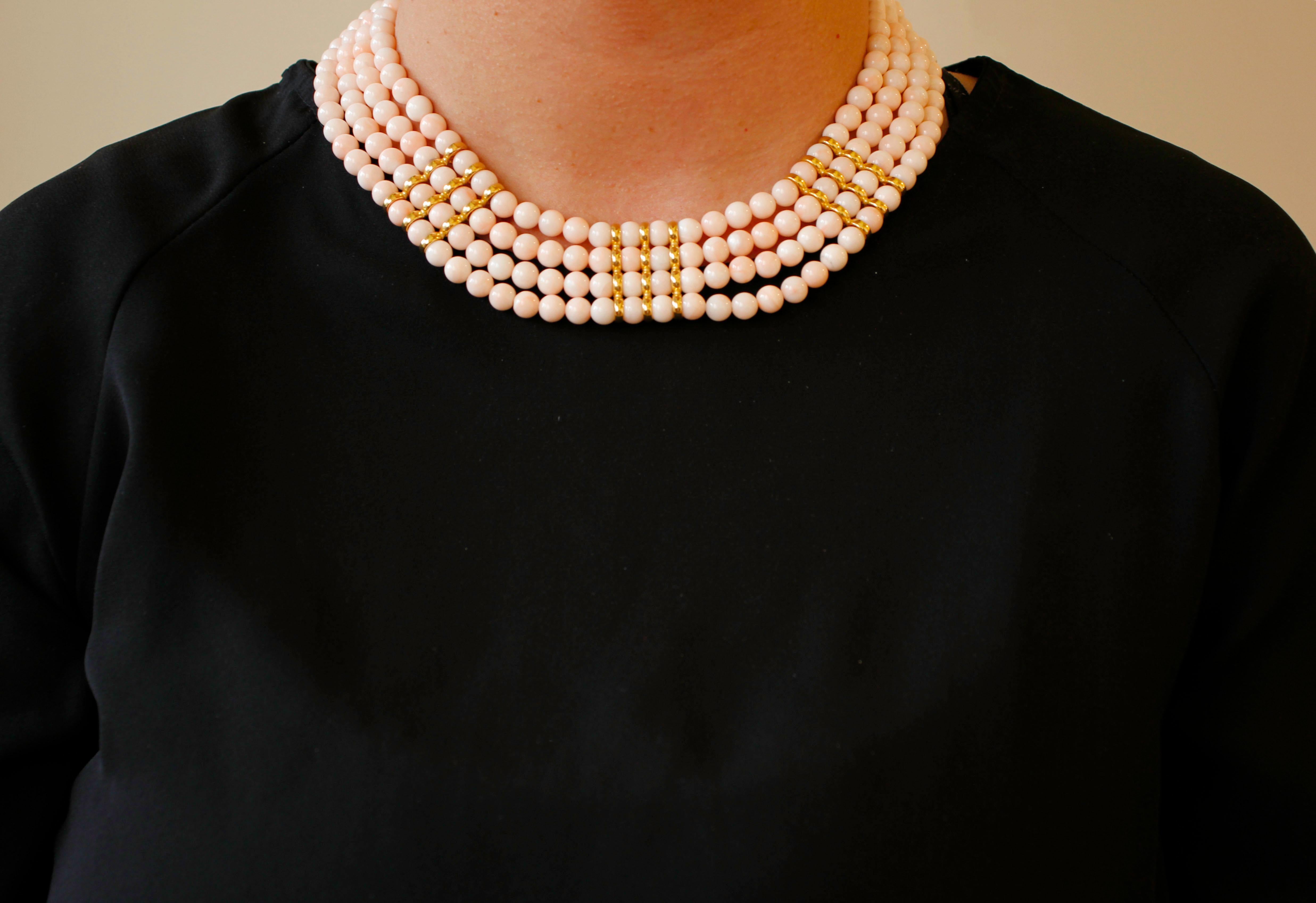Round Cut 132 g Angel Skin Pink Coral, 18 Karat Yellow Gold Closure Multi-Strand Necklace For Sale