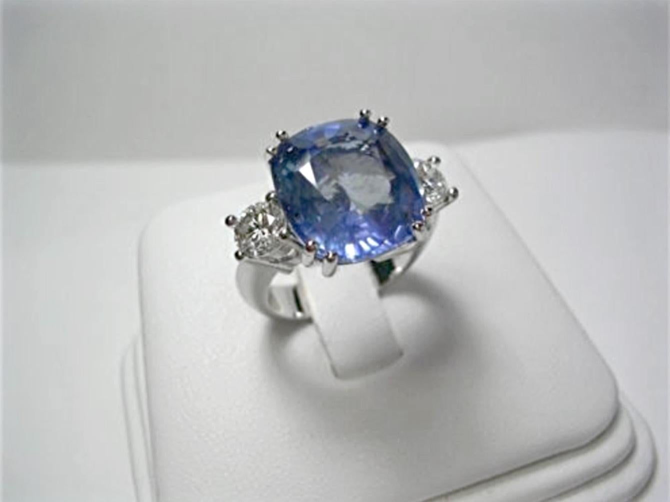 Emeralds Maravellous 13.10 Carat Unheated Ceylon Blue Sapphire Diamond Ring For Sale 1