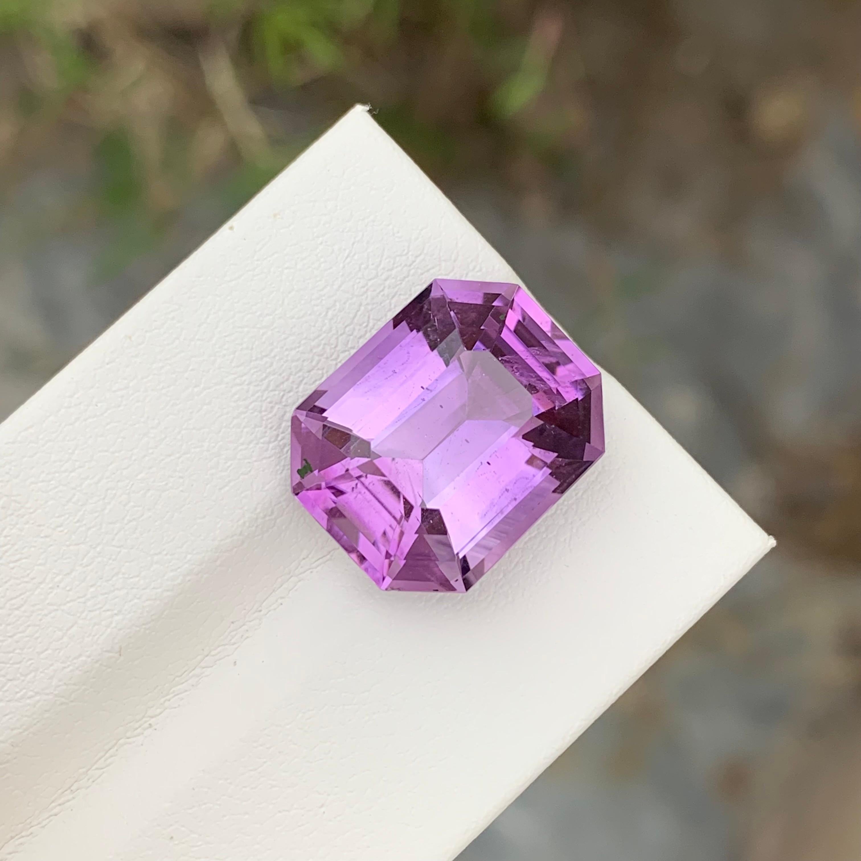 13.20 Carat Natural Loose Amethyst February Birthstone Gem For Necklace  In New Condition For Sale In Peshawar, PK