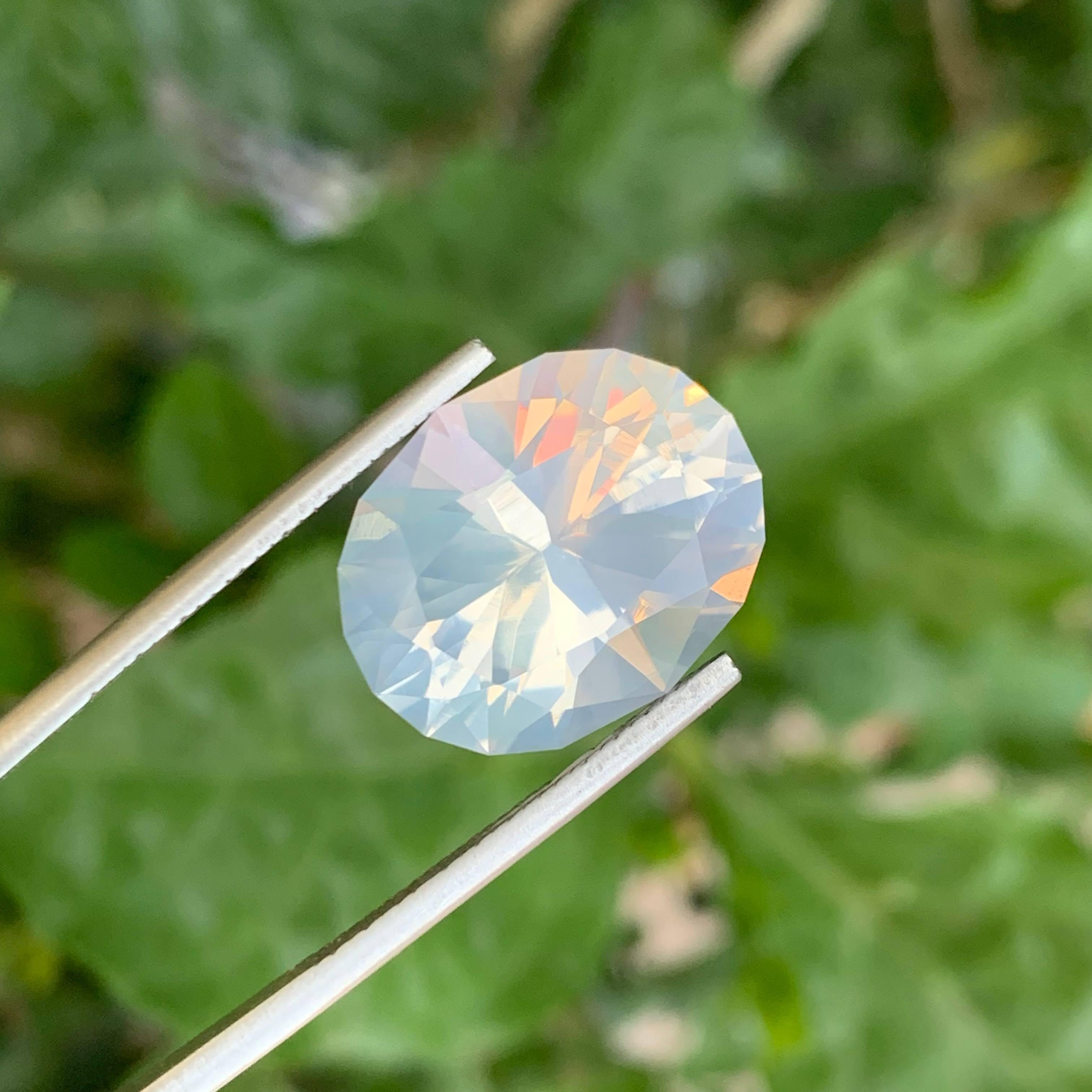 13.20 carats Pierre de lune taillée à facettes Taille de précision personnalisée Pierre précieuse africaine naturelle Neuf - En vente à Bangkok, TH