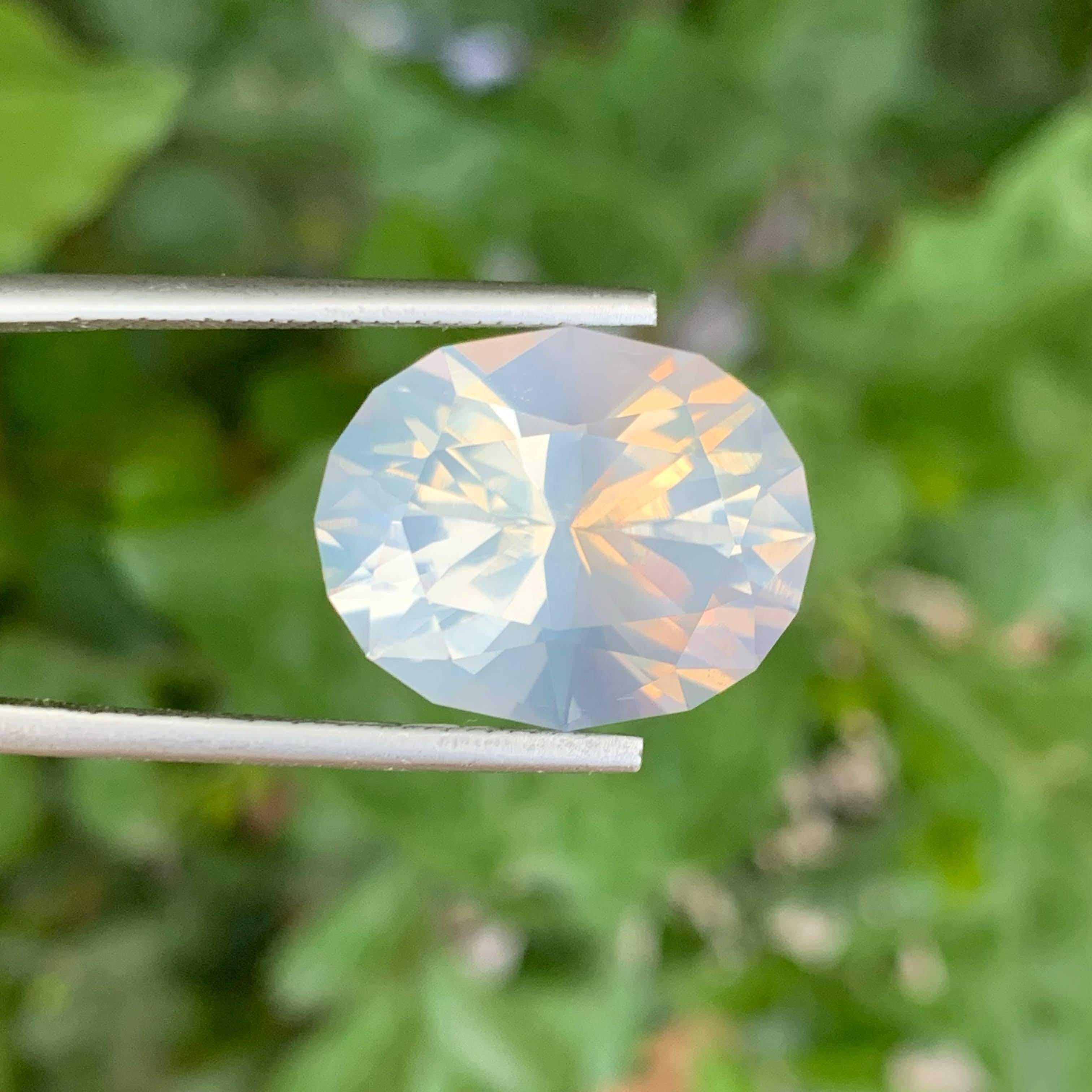 13.20 carats Pierre de lune taillée à facettes Taille de précision personnalisée Pierre précieuse africaine naturelle en vente 3