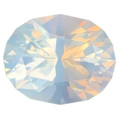 13.20 carats Pierre de lune taillée à facettes Taille de précision personnalisée Pierre précieuse africaine naturelle
