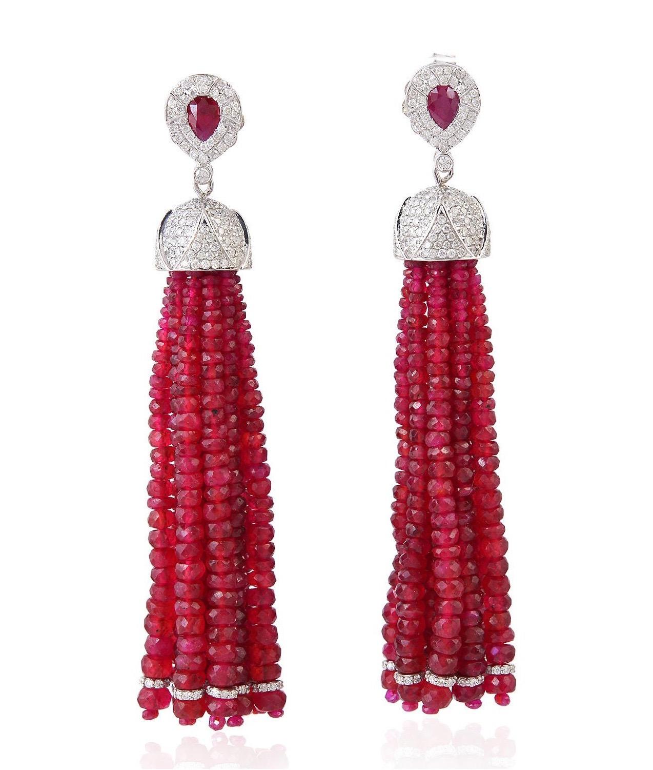 Perle Boucles d'oreilles chandelier à pampilles en or 18 carats avec diamants et rubis 132,14 carats en vente