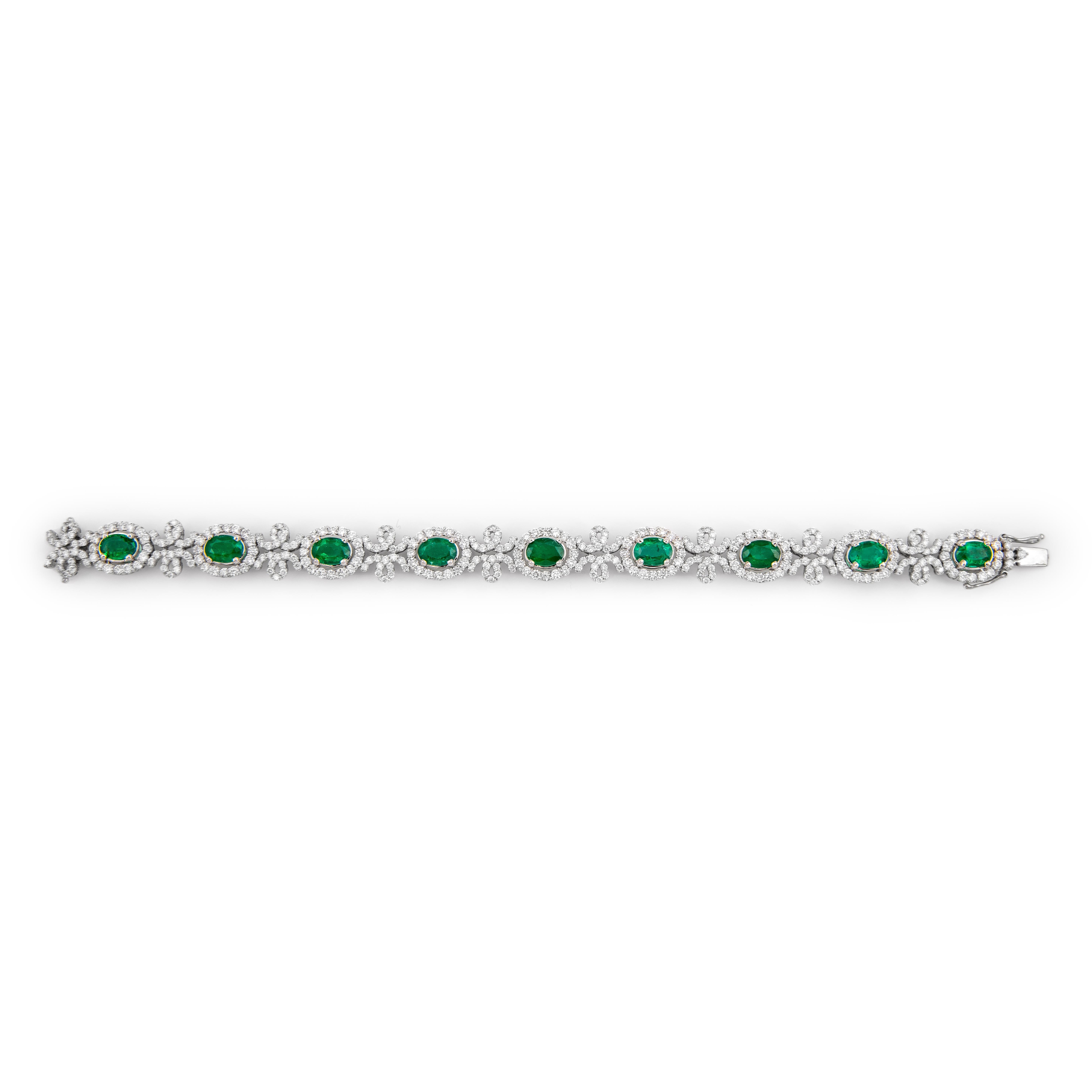 Oval Cut 13.22 Carat Emerald & Diamond Bracelet 18k White Gold