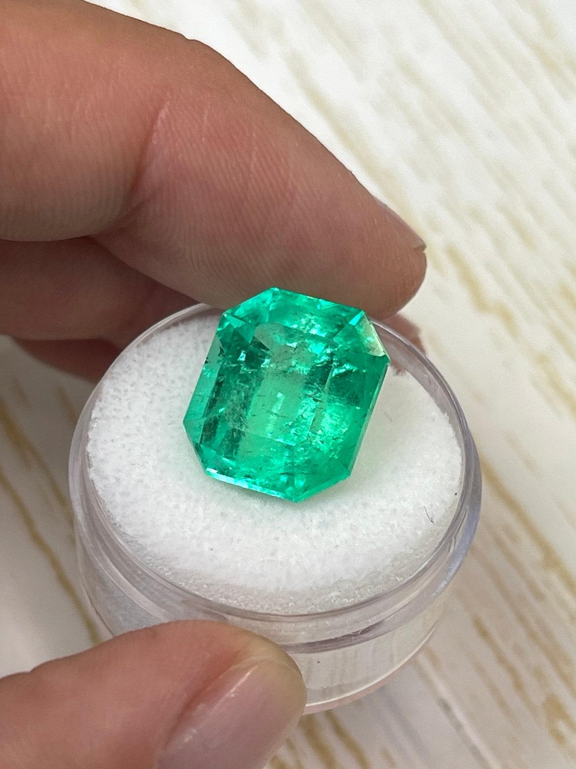 Modern 13.22ct GIA Muzo Yellowish Green Emerald Cut Gem 15x13 Genuine May Birthstone For Sale