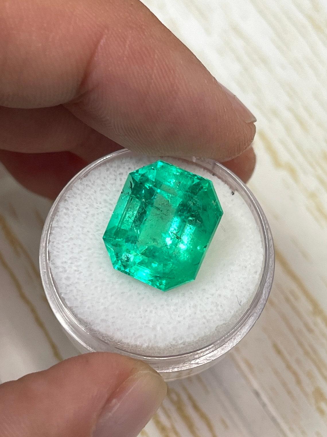 13.22ct GIA Muzo Yellowish Green Emerald Cut Gem 15x13 Genuine May Birthstone In New Condition For Sale In Jupiter, FL