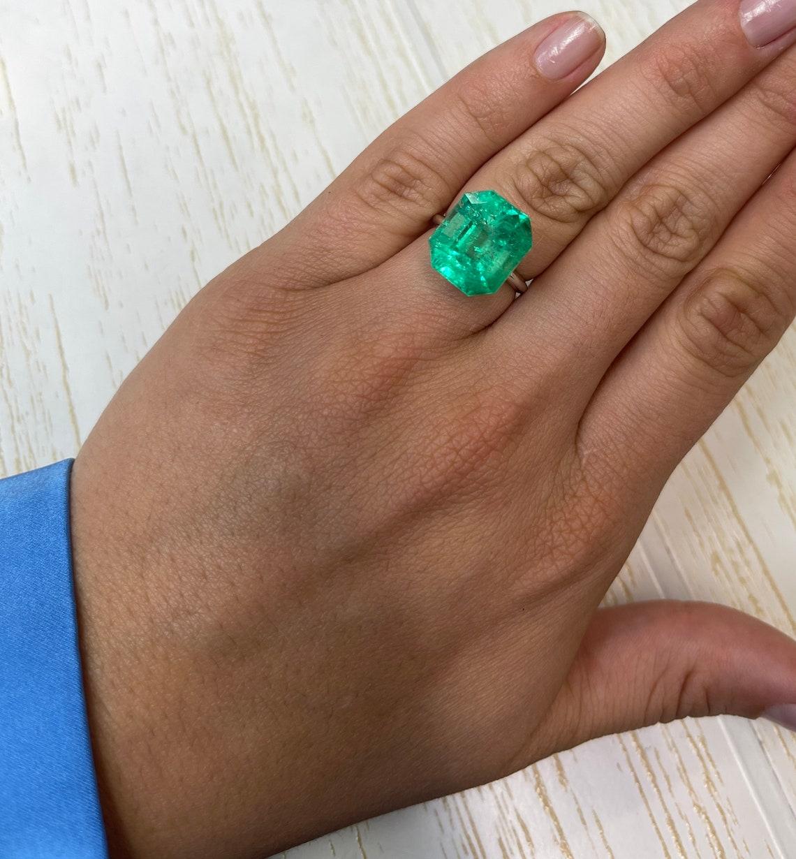 13.22ct GIA Muzo Yellowish Green Emerald Cut Gem 15x13 Genuine May Birthstone For Sale 2