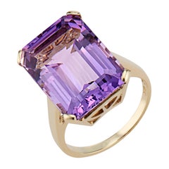 13.25 Carat Amethyst Yellow Gold Cocktail Ring