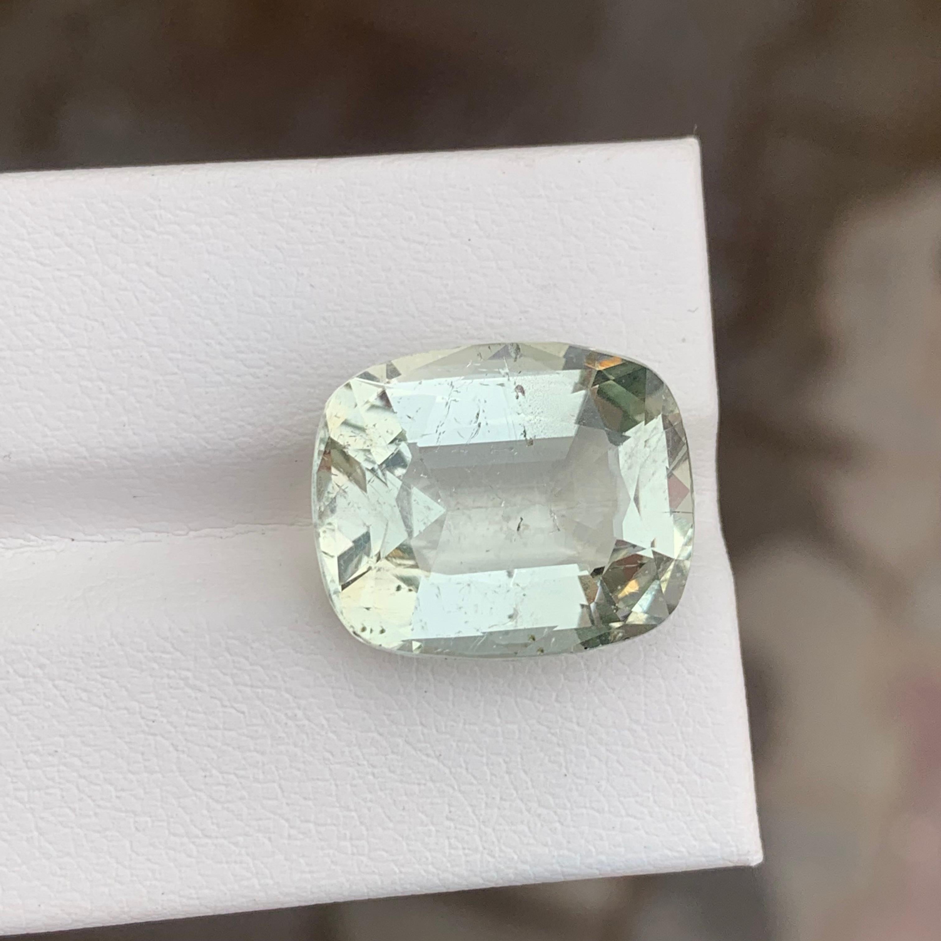 13.25 Carats Natural Heliodor Loose Gemstone Cushion Shape en vente 4
