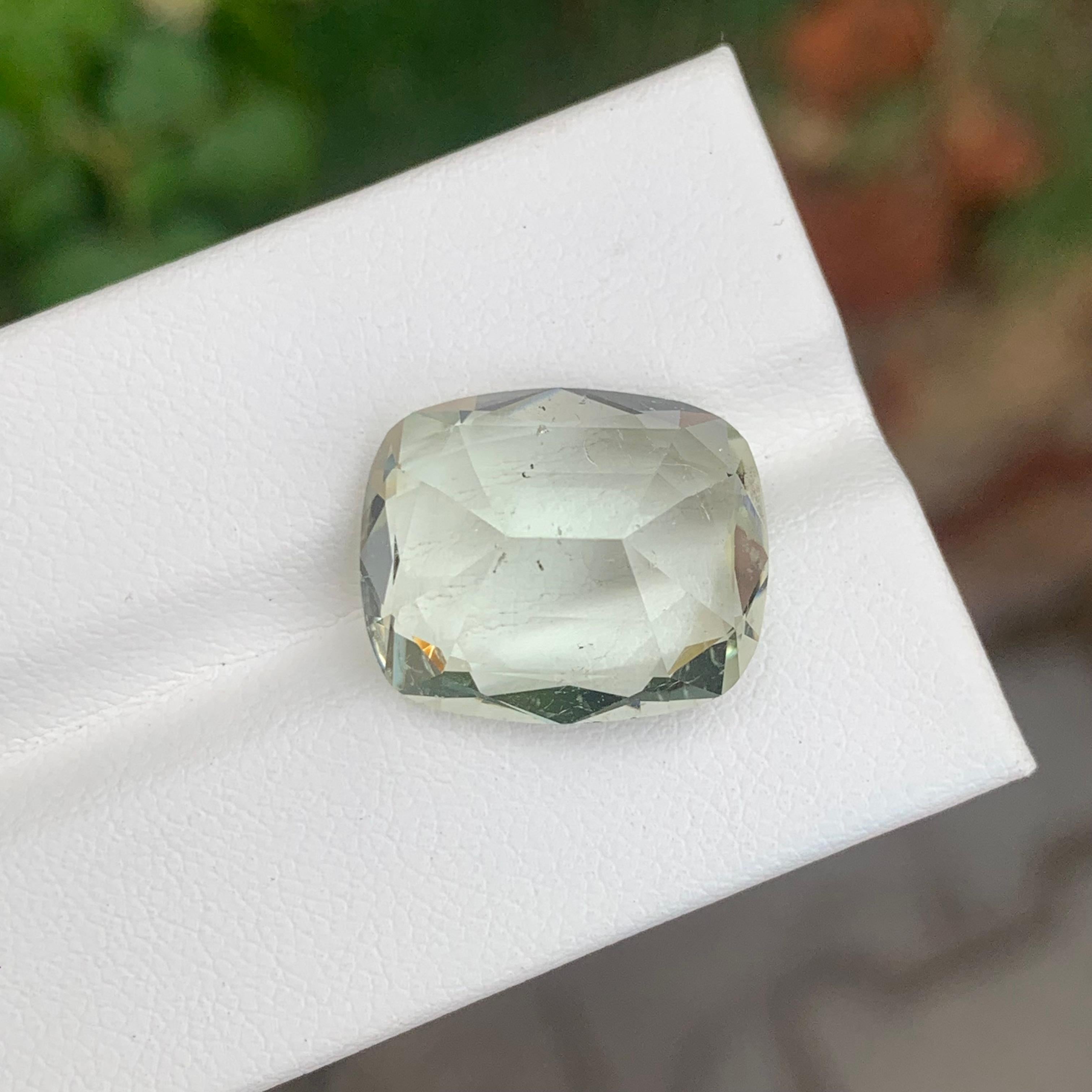 13.25 Carats Natural Heliodor Loose Gemstone Cushion Shape en vente 5