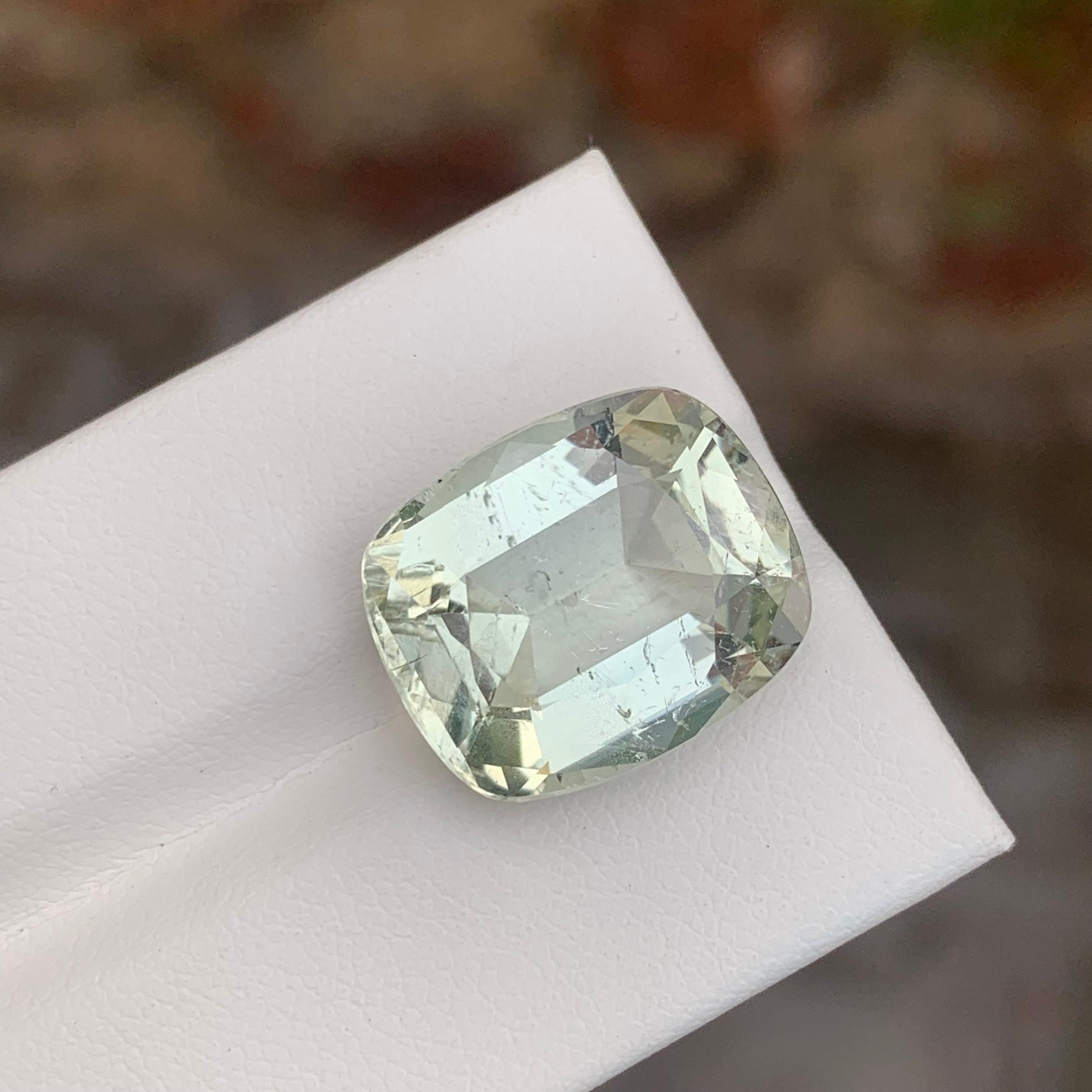 13.25 Carats Natural Heliodor Loose Gemstone Cushion Shape en vente 7