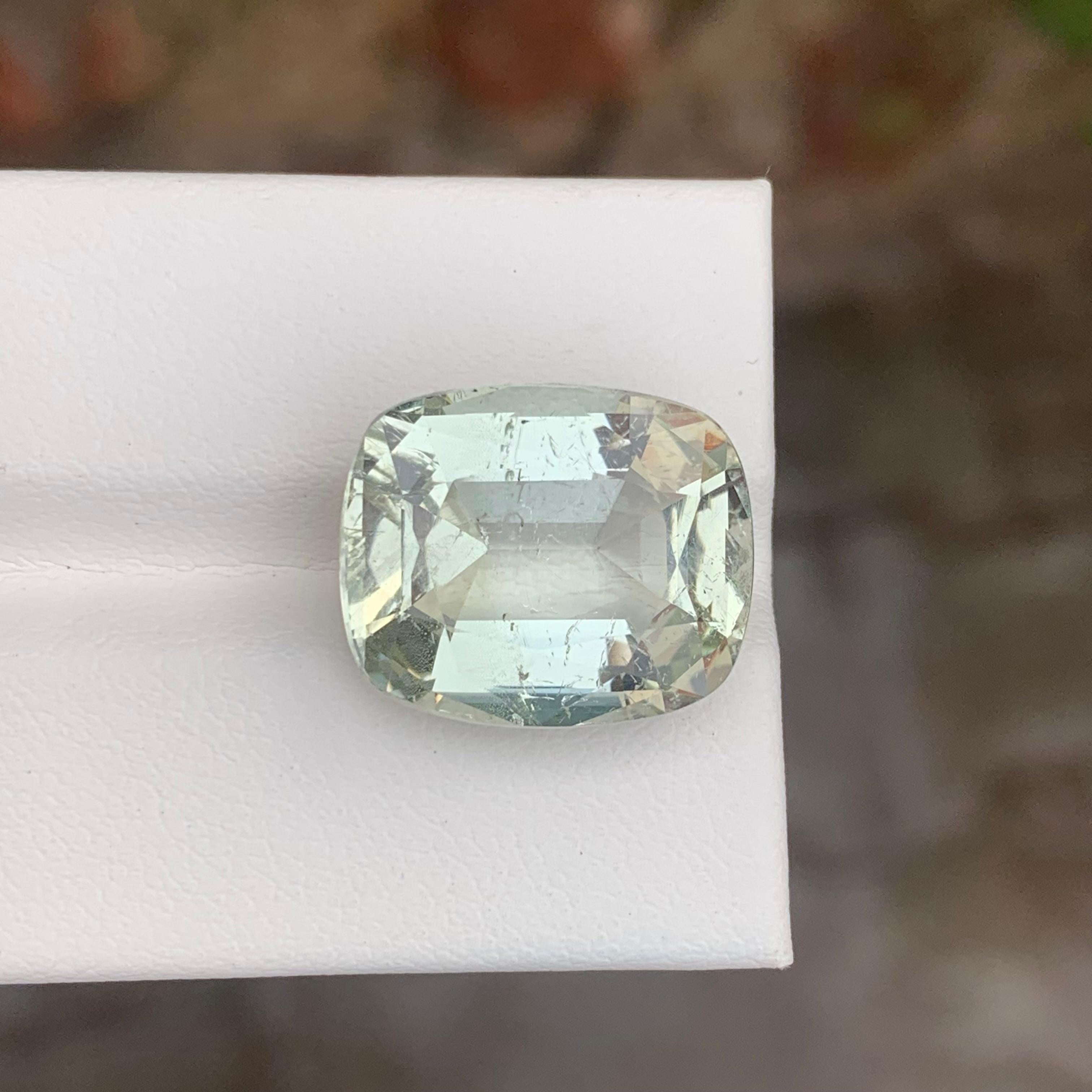 13.25 Carats Natural Heliodor Loose Gemstone Cushion Shape en vente 10