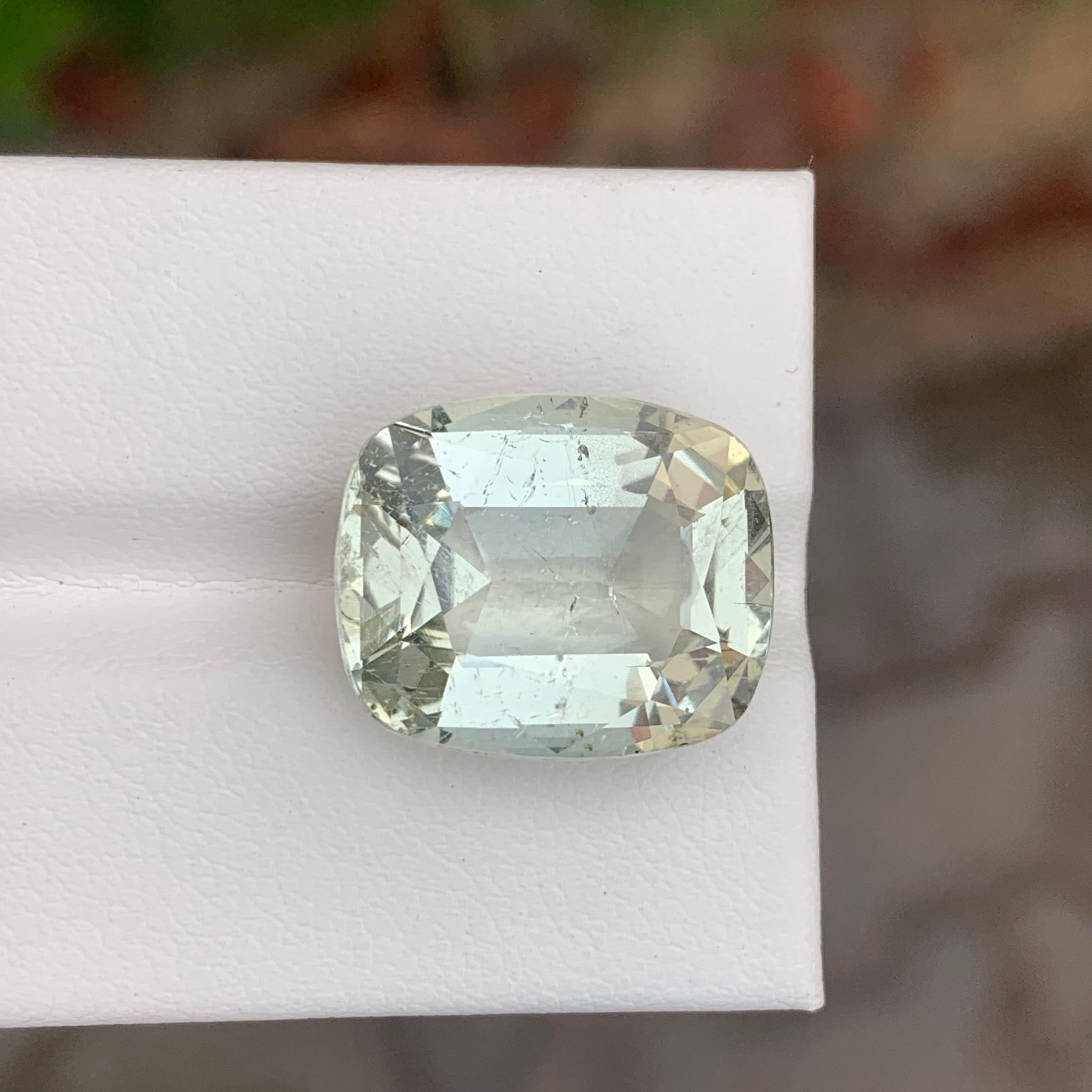 13.25 Carats Natural Heliodor Loose Gemstone Cushion Shape Unisexe en vente