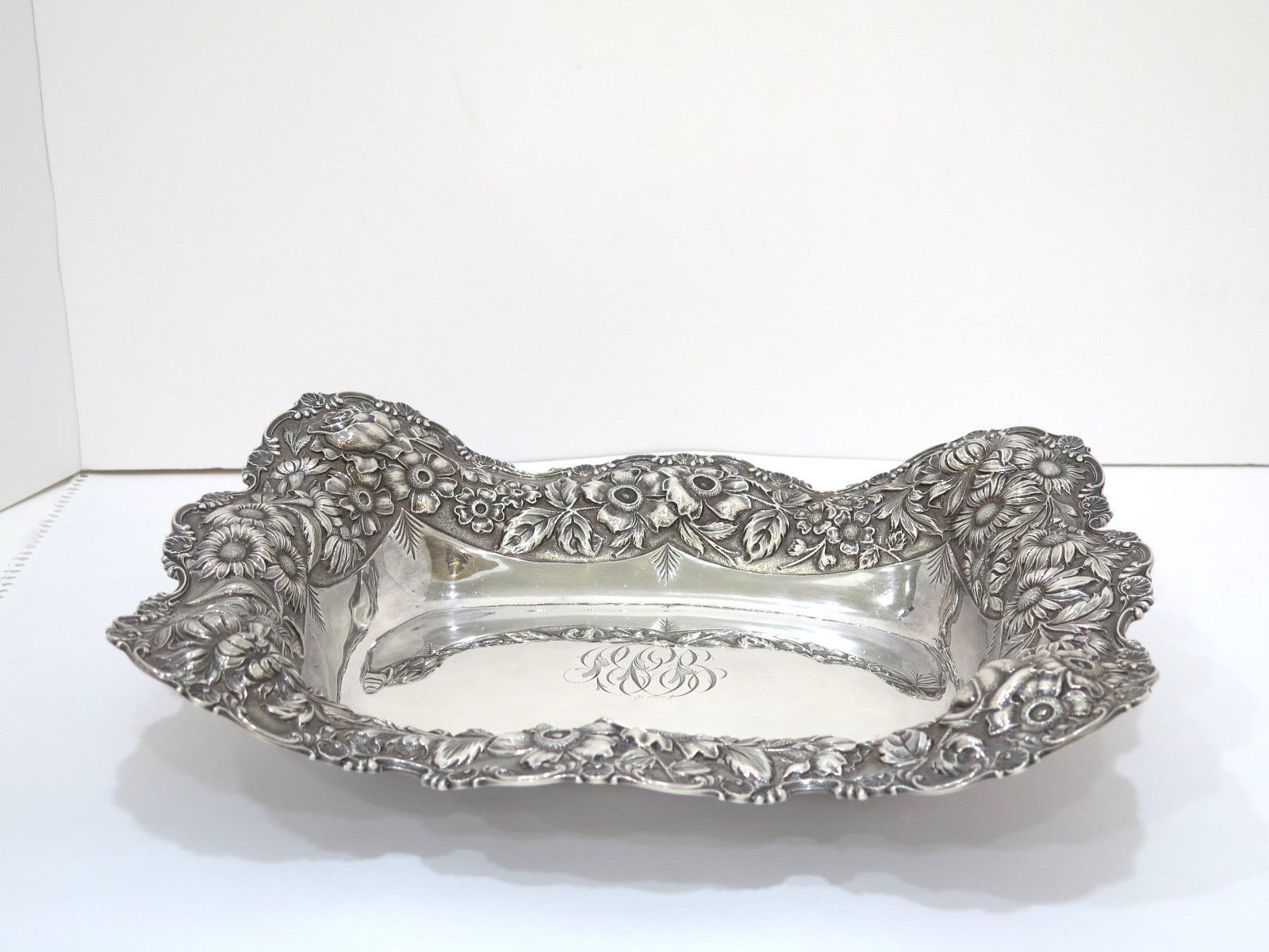 American 13.25 in - Sterling Silver Stieff Antique 1904-1909 Floral Repousse Serving Bowl For Sale