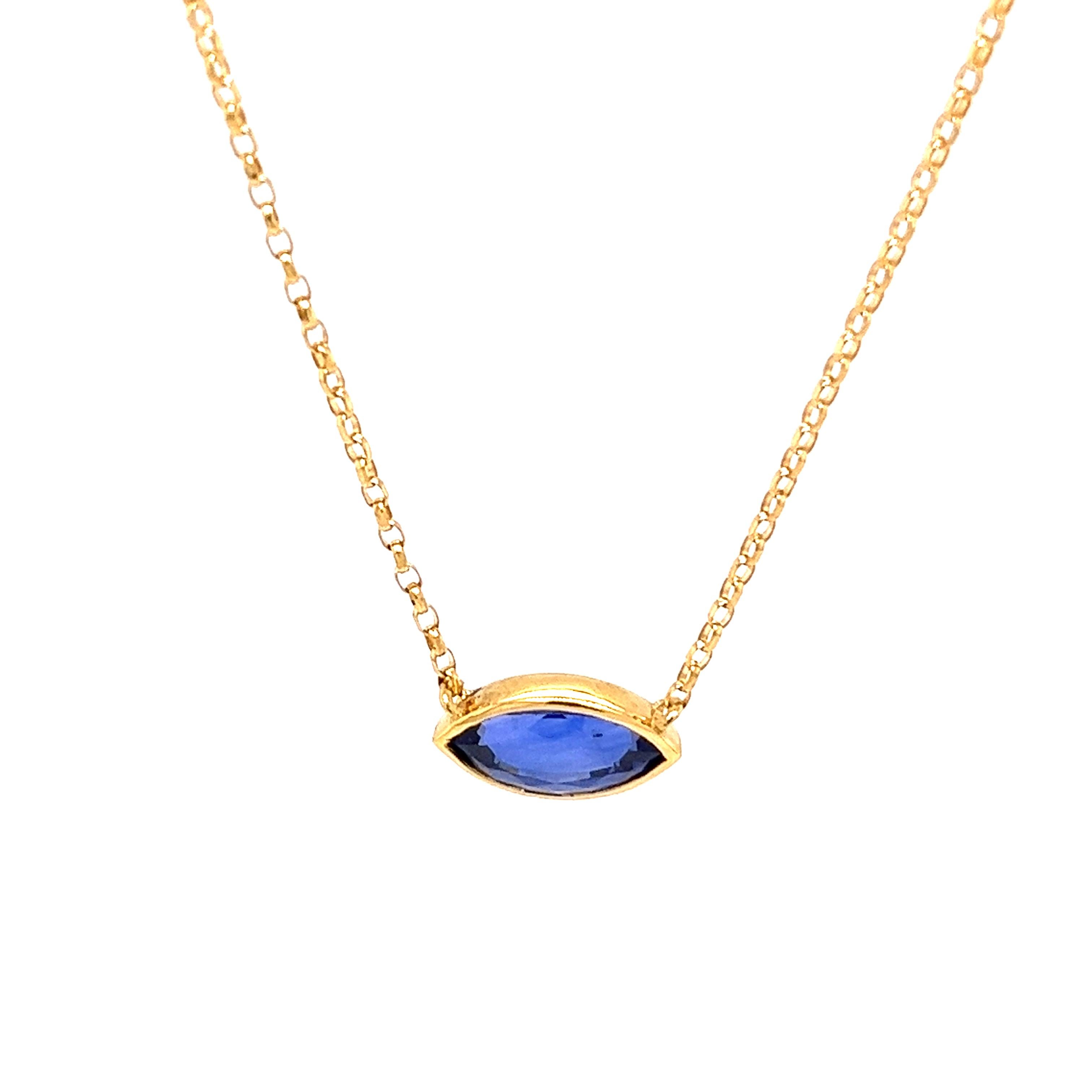 1.32ct Marquise Shape Sapphire Pendant set in 18ct Yellow Gold In New Condition For Sale In London, GB