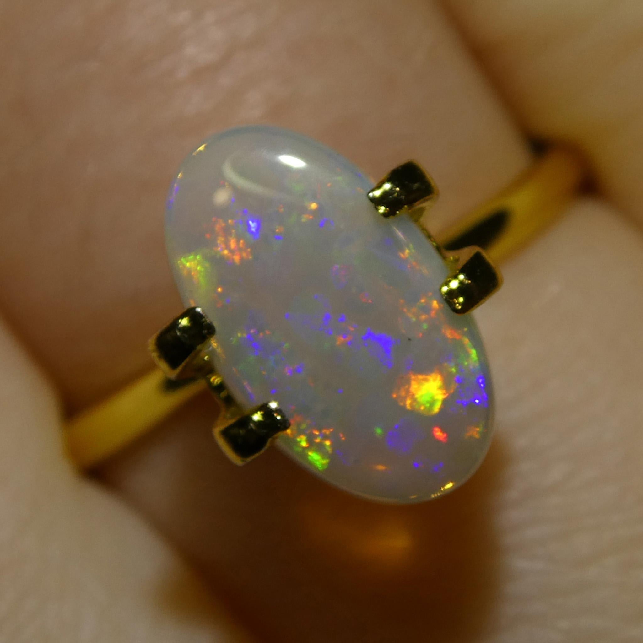Beschreibung:

Edelstein-Typ: Opal 
Anzahl von Steinen: 1
Gewicht: 1,32 Karat
Abmessungen: 11,16 x 6,51 x 2,81 mm
Die Form: Oval
Schliffart: Cabochon
Schnittstil Krone: 
Cutting Style Pavilion:  
Durchsichtigkeit: Transluzent
Klarheit: N/A
Farbe: