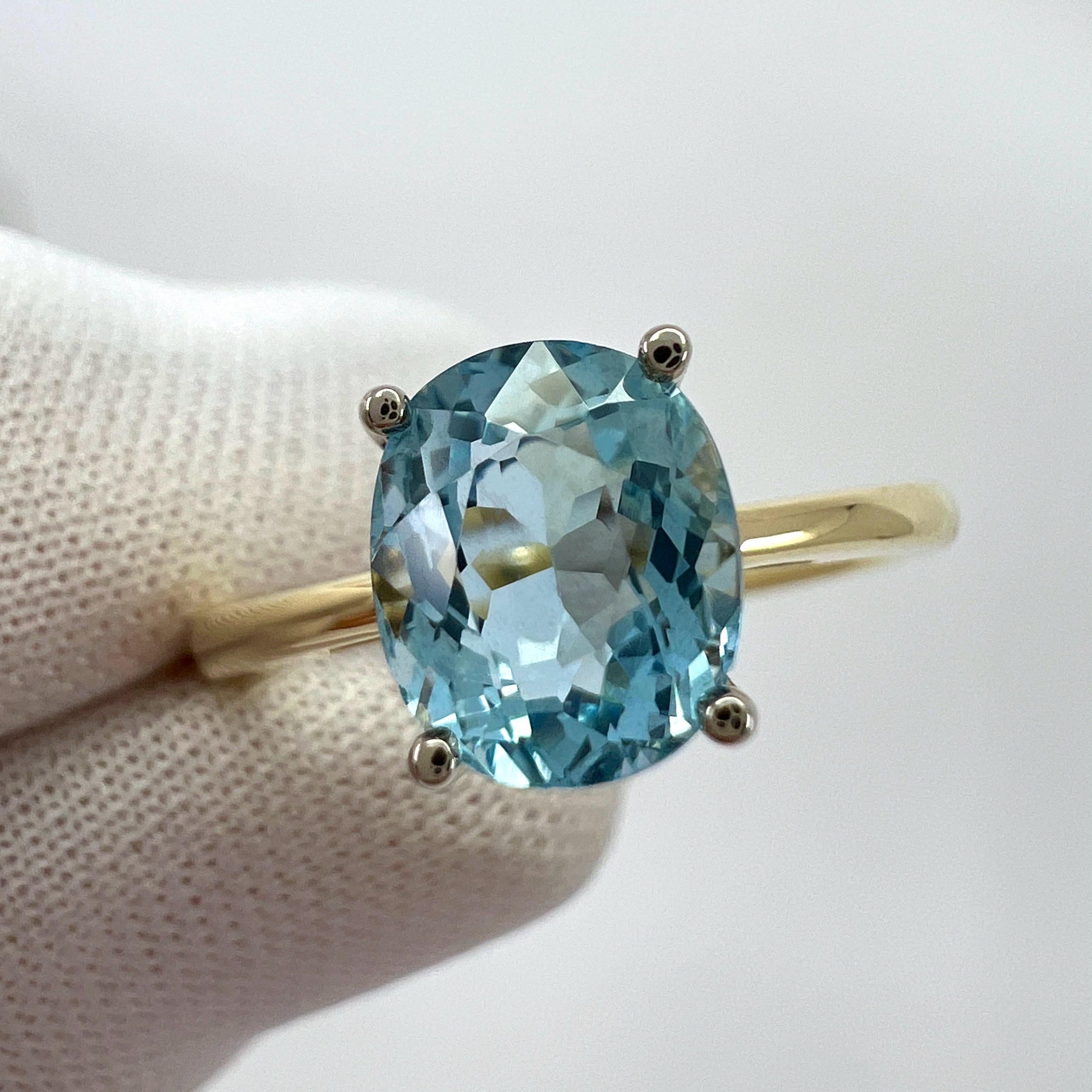 1.32ct Santa Maria Blue Aquamarine 18k White & Yellow Gold Oval Solitaire Ring In New Condition For Sale In Birmingham, GB