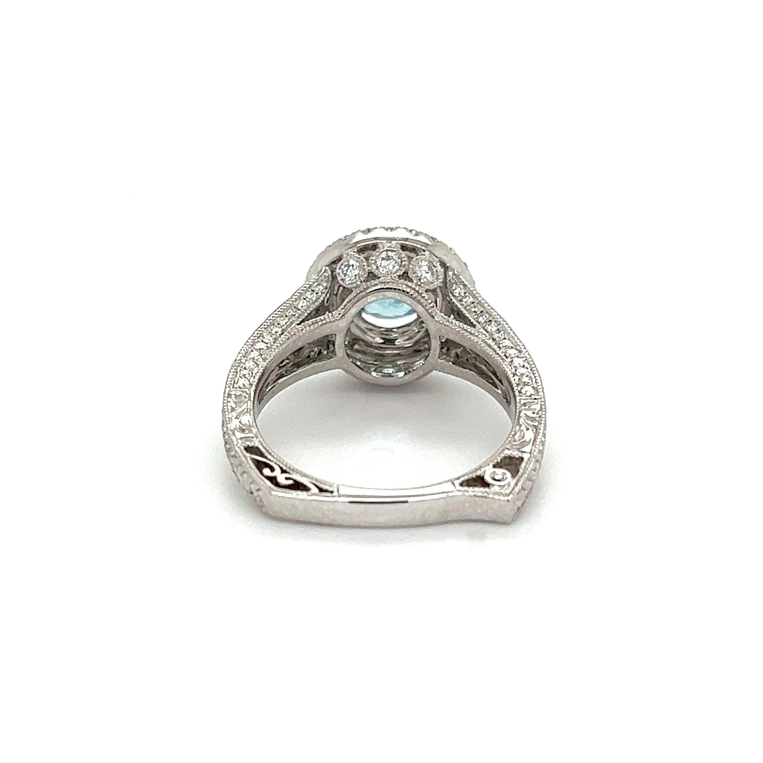 1.33 Carat Blue Zircon Diamond Vintage Gold Cocktail Ring Estate Fine Jewelry In Excellent Condition For Sale In Montreal, QC