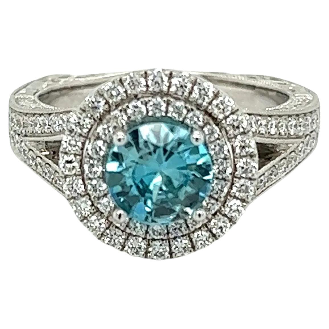 Bague cocktail vintage de 1,33 carat de diamants et zircon bleu Estate Fine Jewelry