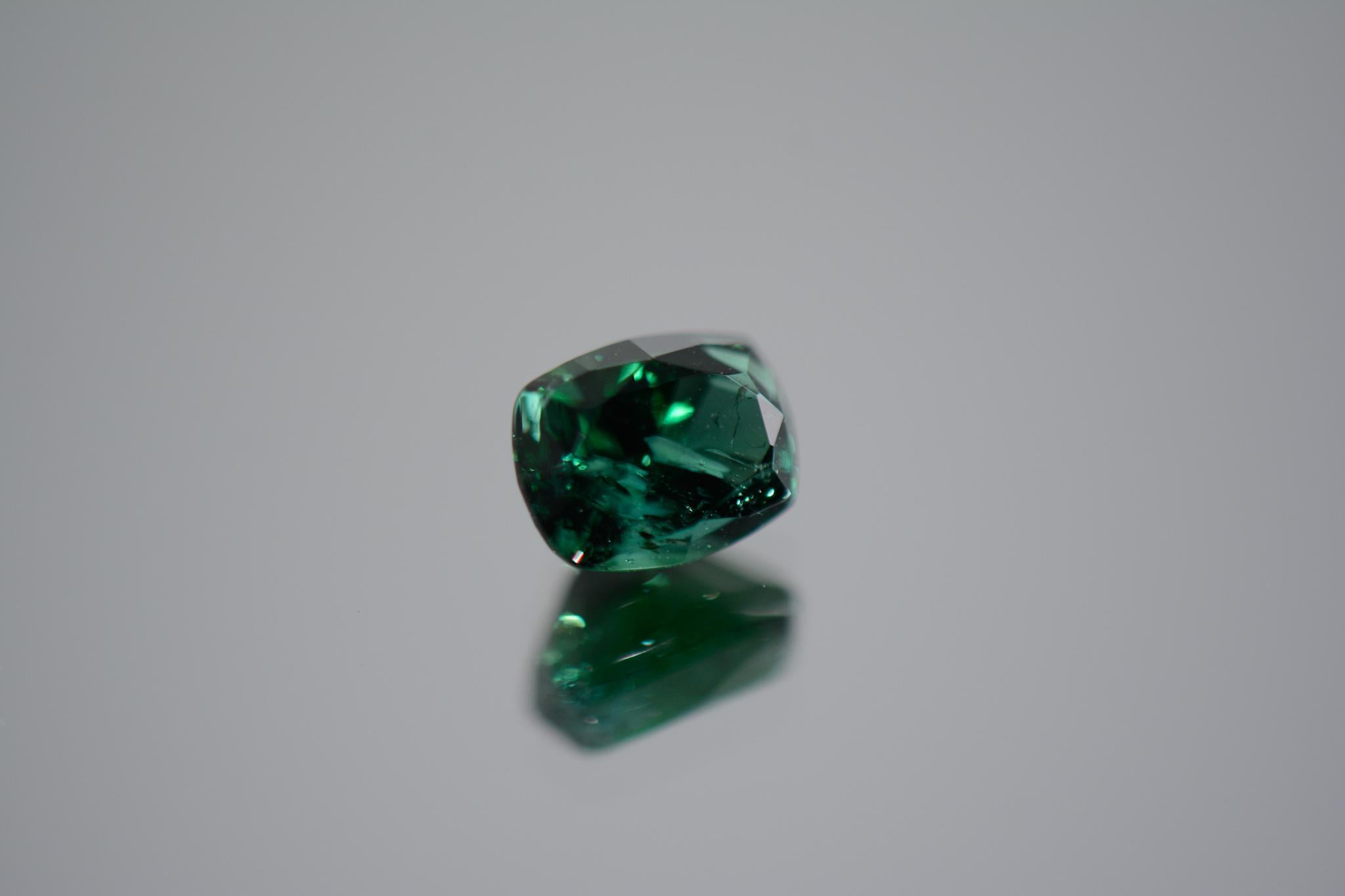 1.33 Carat Brazilian Paraiba Tourmaline Loose Stone In New Condition For Sale In Carefree, AZ