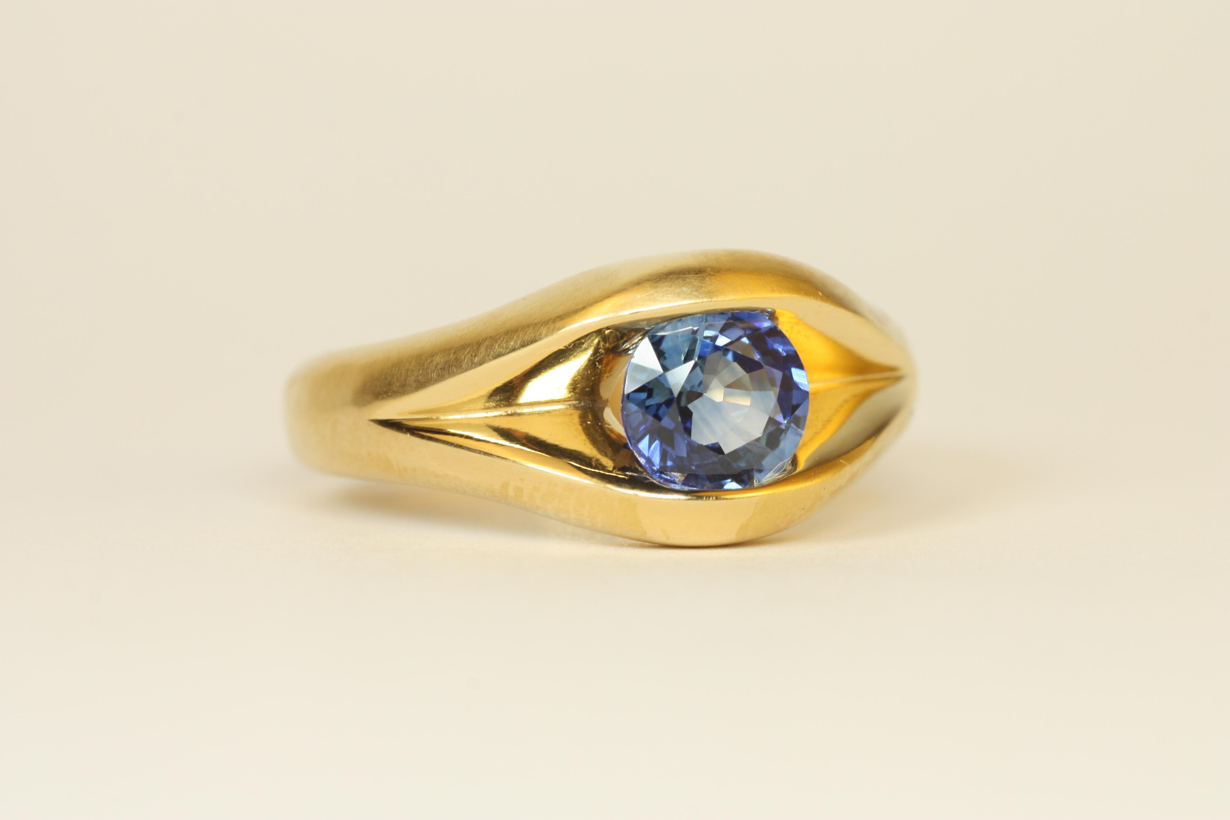 Artisan 1.33 Carat Ceylon Blue Sapphire 22K Gold Round Solitaire Split-Shank Ring For Sale