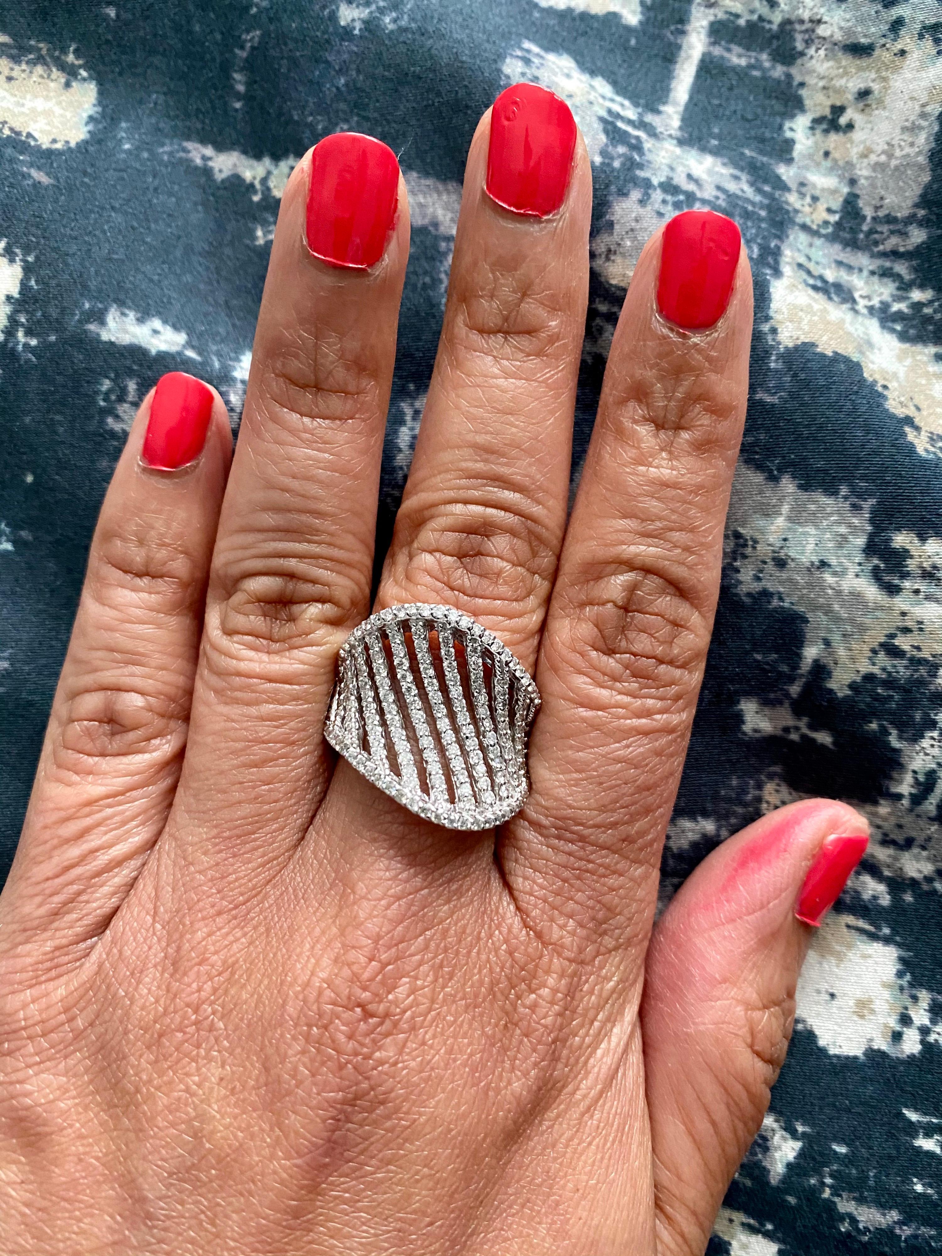 Bague cocktail en or blanc et diamants 1,33 carat Pour femmes en vente
