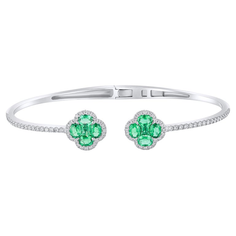 1.33 Carat Emerald Clover and Diamond Bangle in 18k White Gold For Sale
