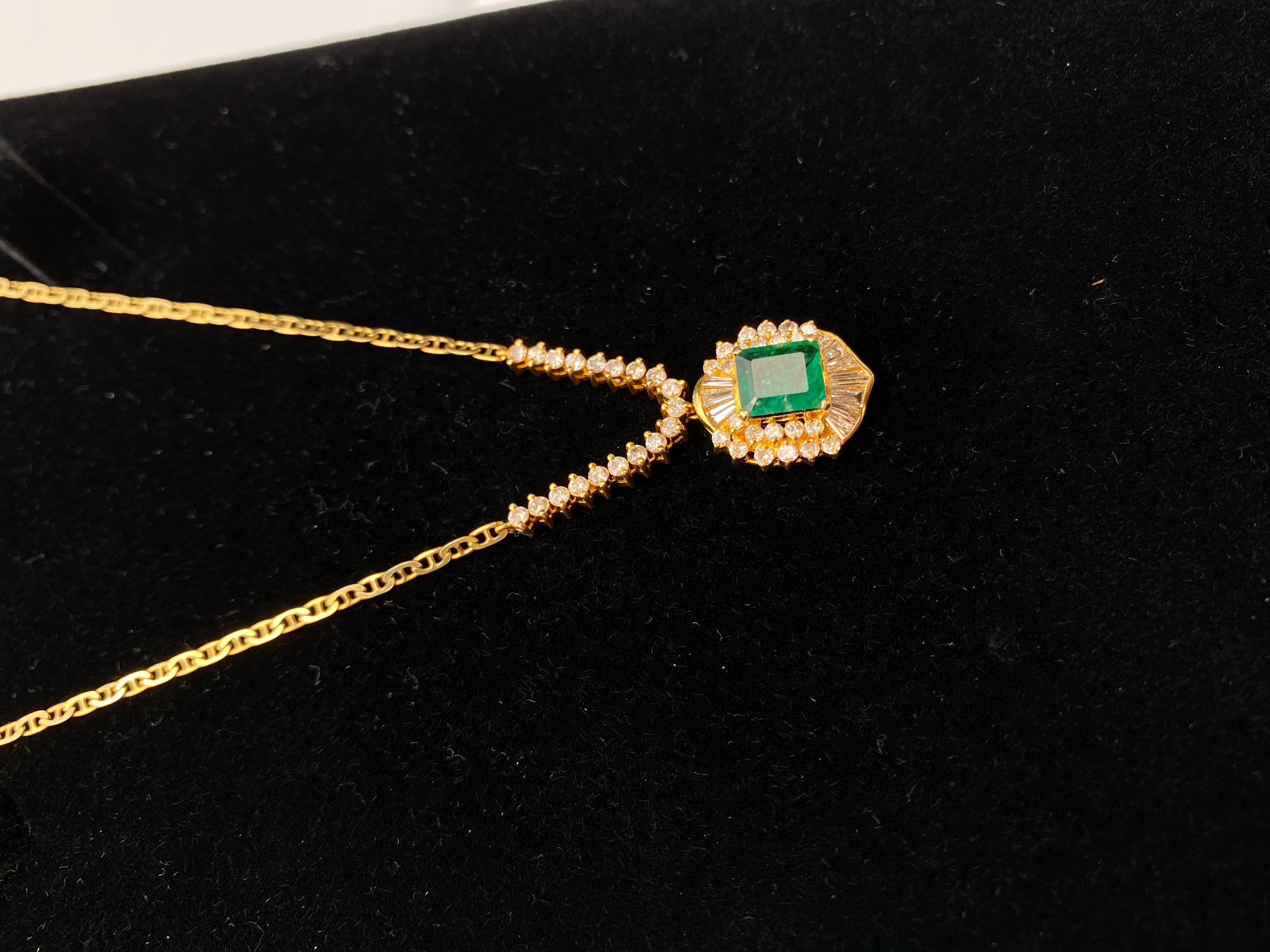 1.33 Carat Emerald-Cut Colombian Emerald, Diamond and 18 Karat Gold Pendant For Sale 1
