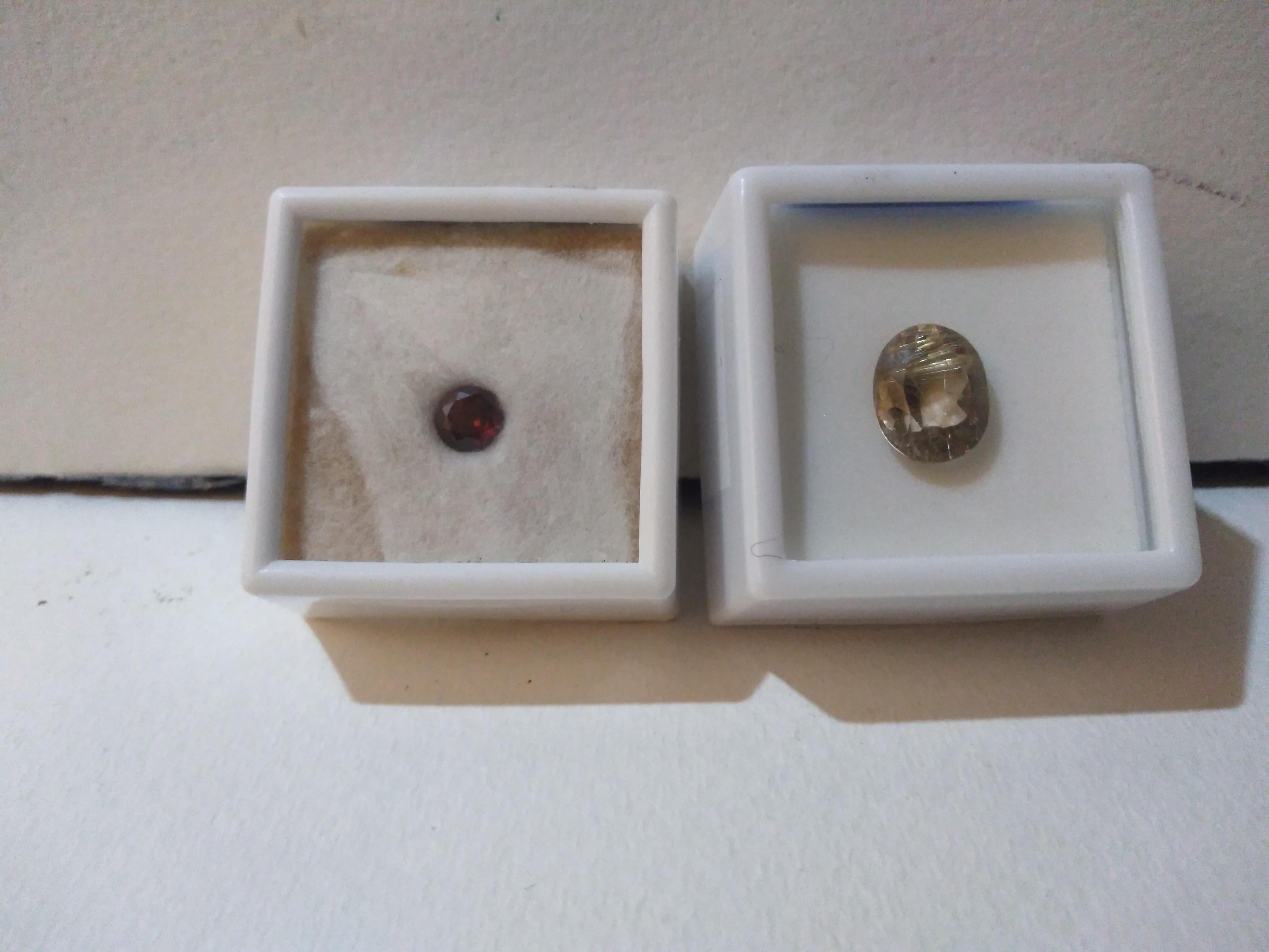 1,33 Karat rot-orangefarbene Zirkon (Unbekannt) im Angebot