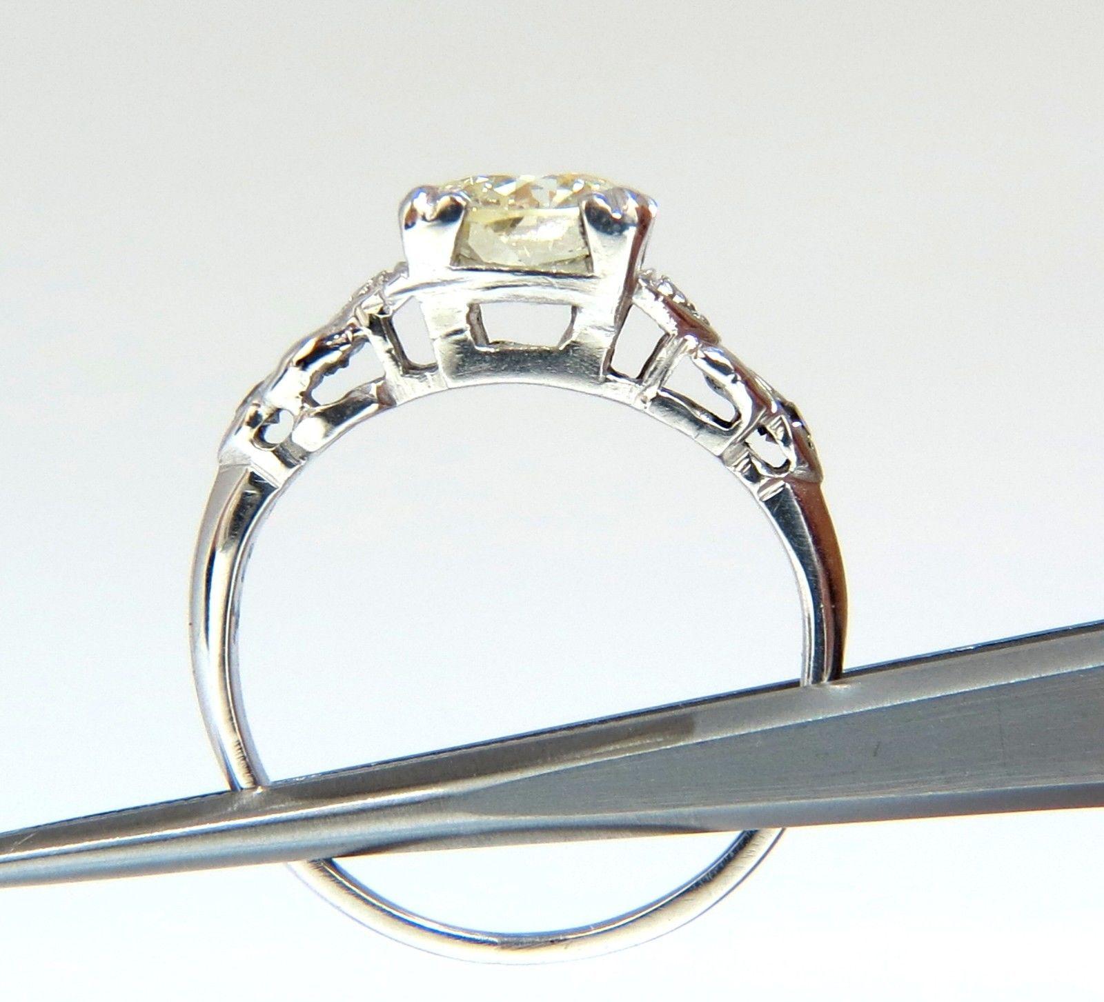 Round Cut 1.33 Carat Vintage Class Old Mine Cut Natural Diamond Engagement Ring Platinum For Sale