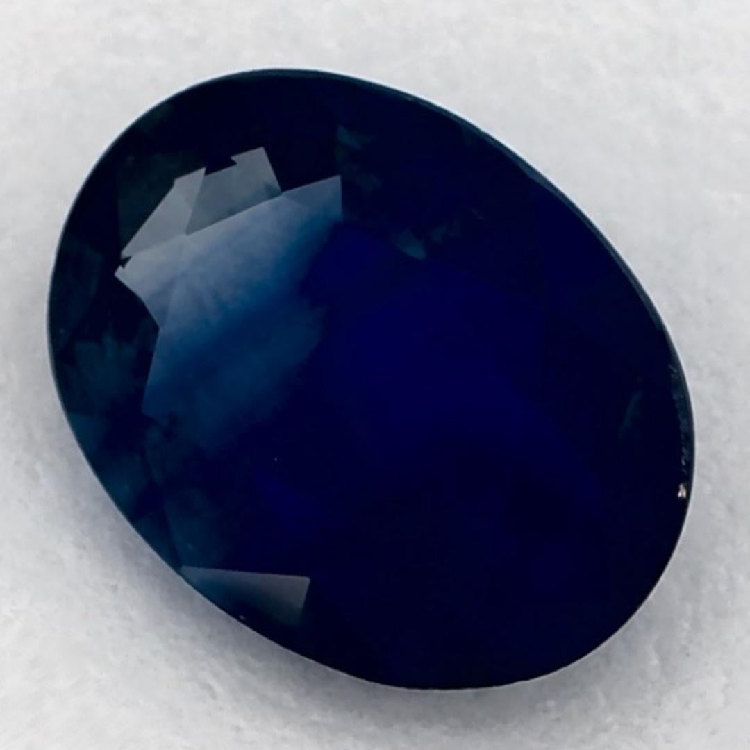 This natural Blue sapphire offers elegance and sophistication. With its rich color saturation and precise cutting, it is the perfect centerpiece for an engagement ring or luxury jewelry design.

This sapphire originates from Sri Lanka (Ceylon),