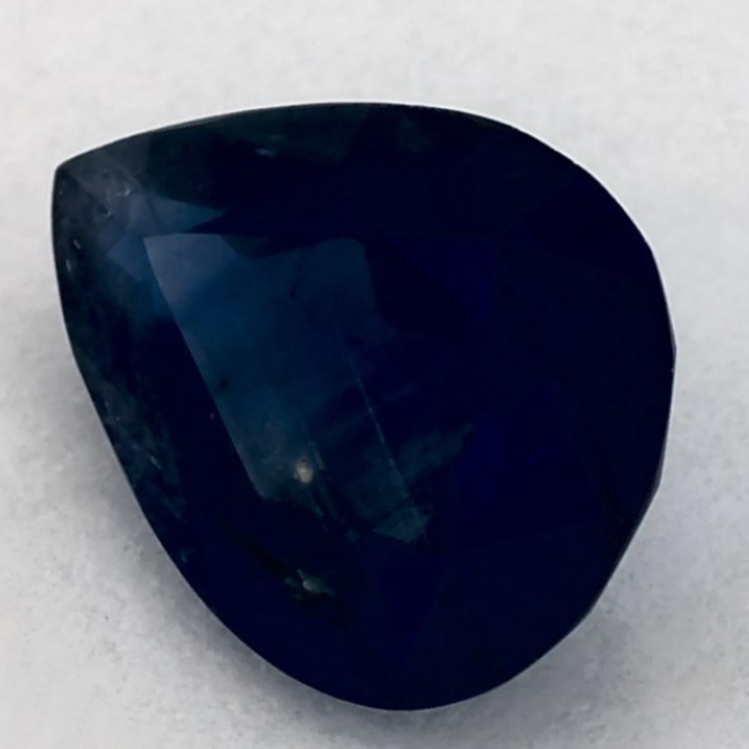 This natural Blue sapphire offers elegance and sophistication. With its rich color saturation and precise cutting, it is the perfect centerpiece for an engagement ring or luxury jewelry design.

This sapphire originates from Sri Lanka (Ceylon),