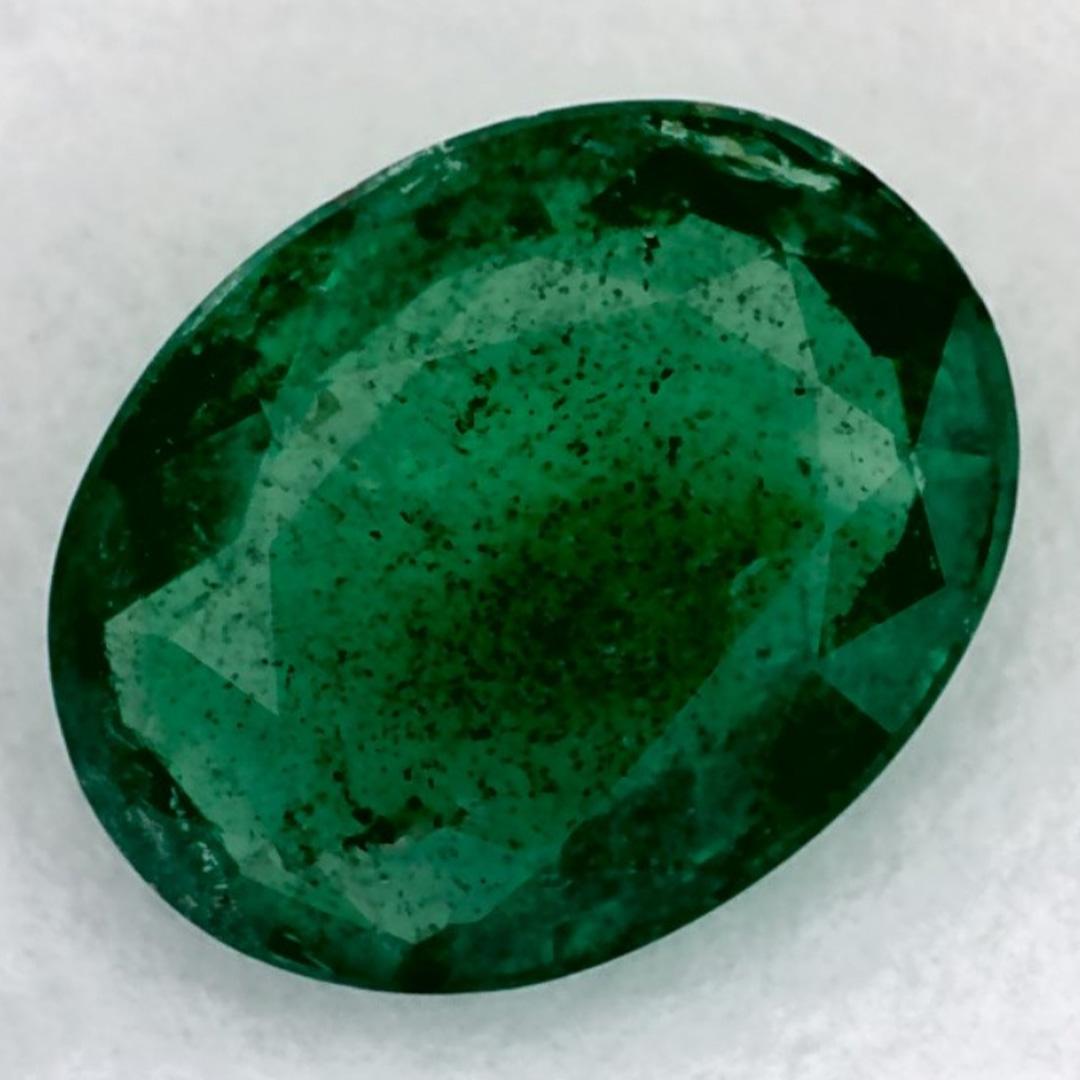Taille ovale 1.33 Ct Emerald Oval Loose Gemstone (pierre précieuse en vrac) en vente