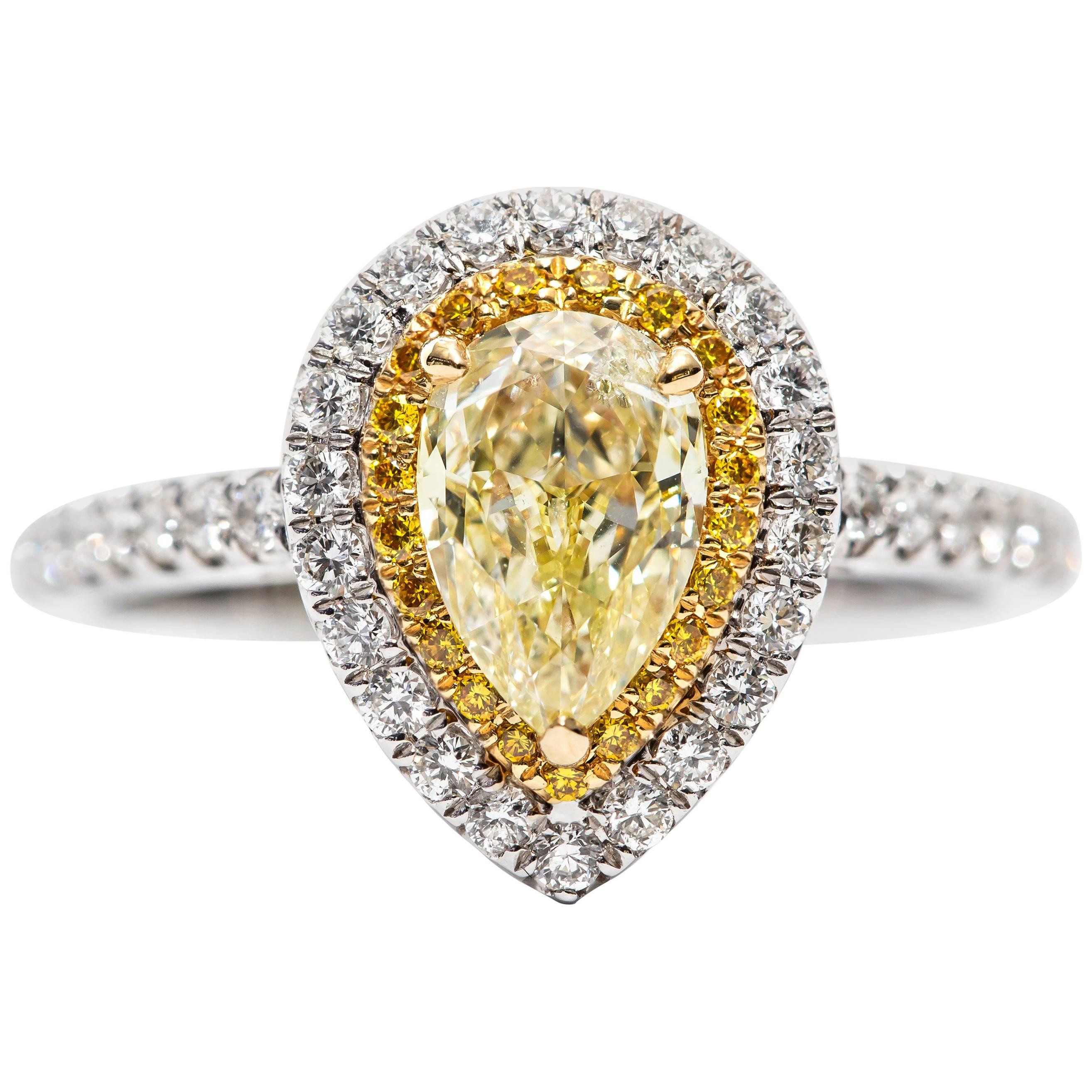 Bague de fiançailles double halo en diamant jaune taille poire de 1,33 carat certifié GIA en vente