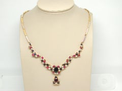 Collier en or jaune 13,30 carats avec diamant, rubis et saphir