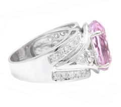 Anillo de oro blanco macizo de 14 quilates con kunzita natural y diamantes de 13,30 quilates