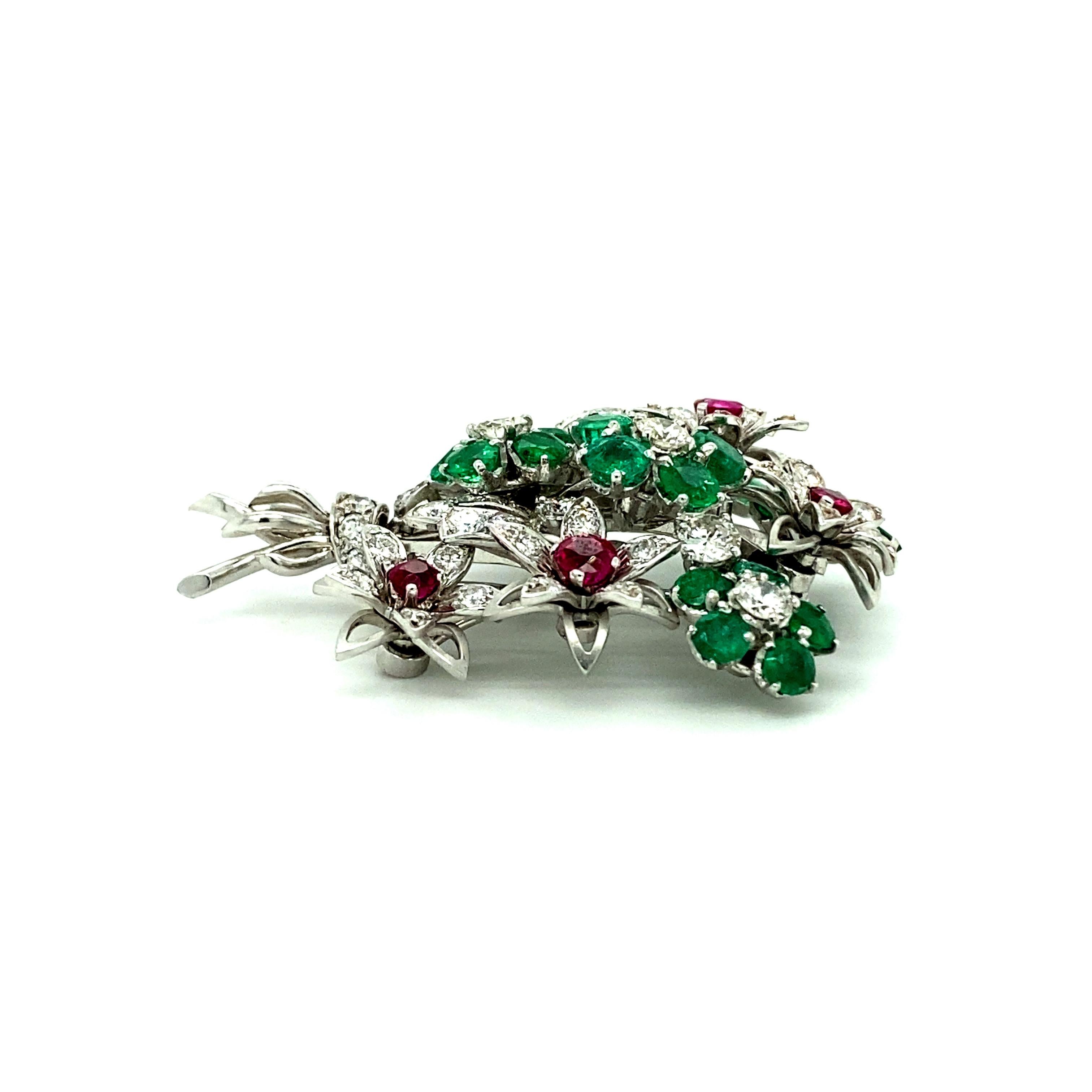 Women's or Men's 13.30 Ct Ruby & Emerald Platinum Flower Brooch For Sale
