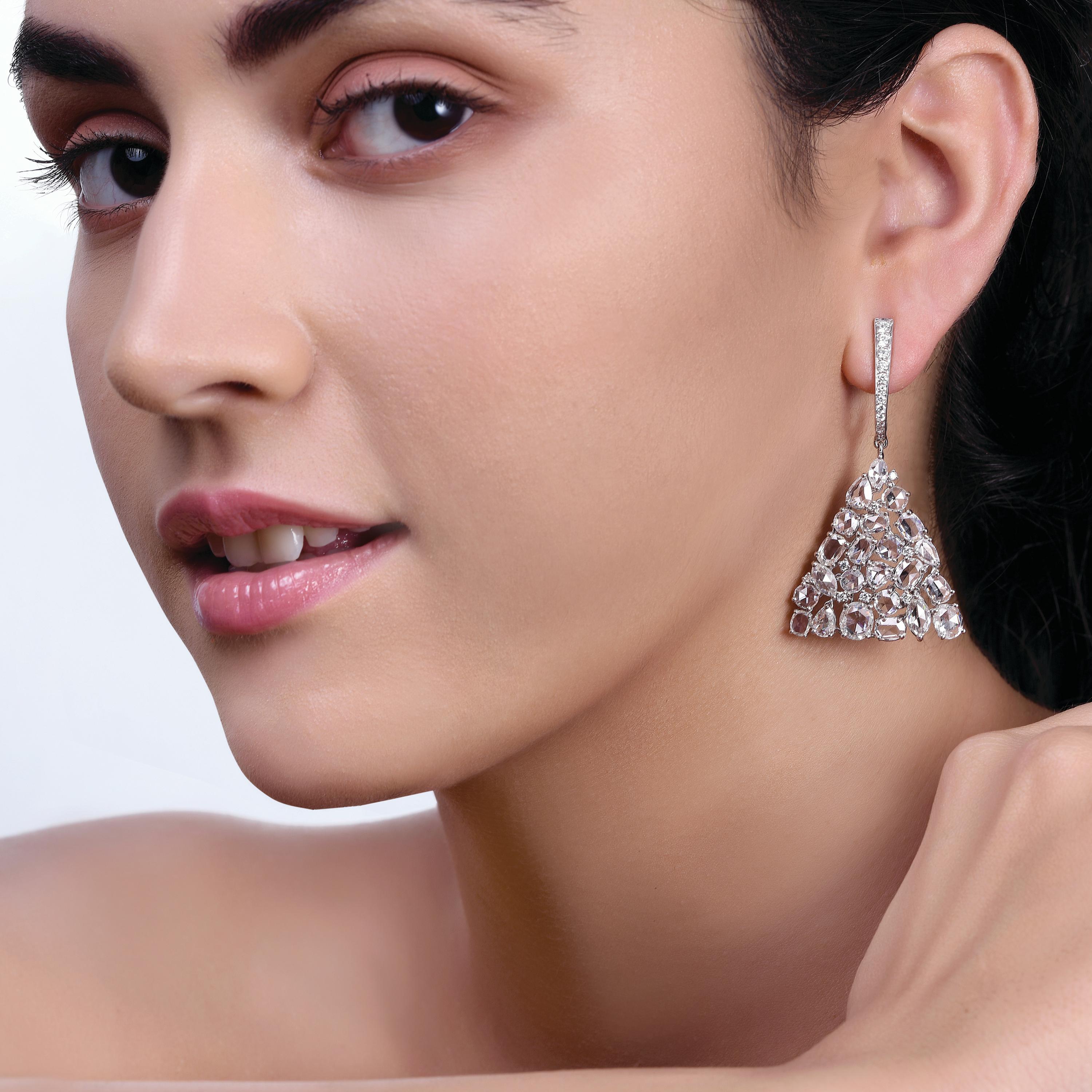13.31 Carat Rose Cut Diamonds and Full Cut Diamonds Pyramid Earrings In New Condition For Sale In Mumbai, Maharashtra