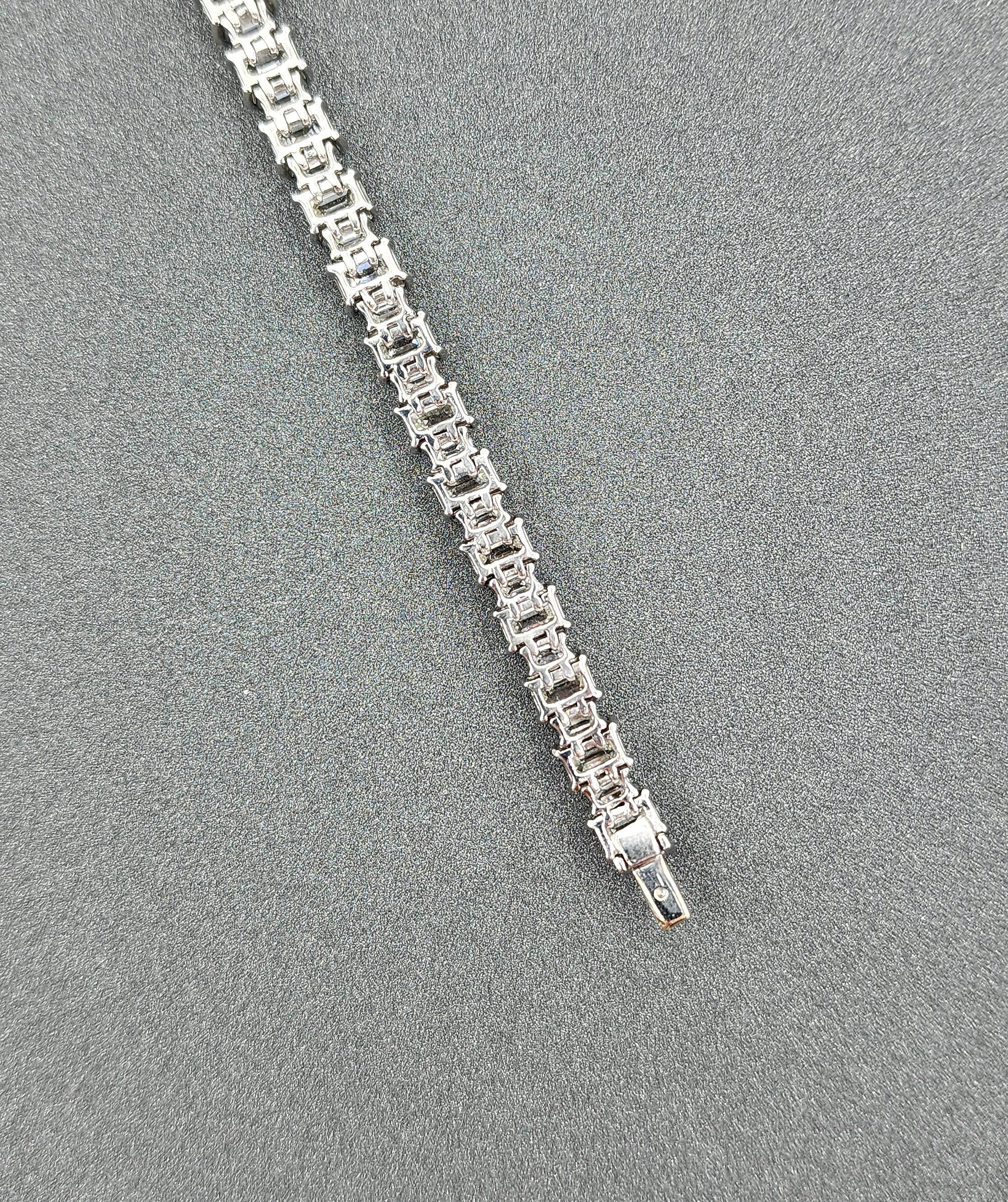 da uomo o donna Bracciale con diamanti taglio smeraldo e baguette da 13,31 carati - Platino in vendita