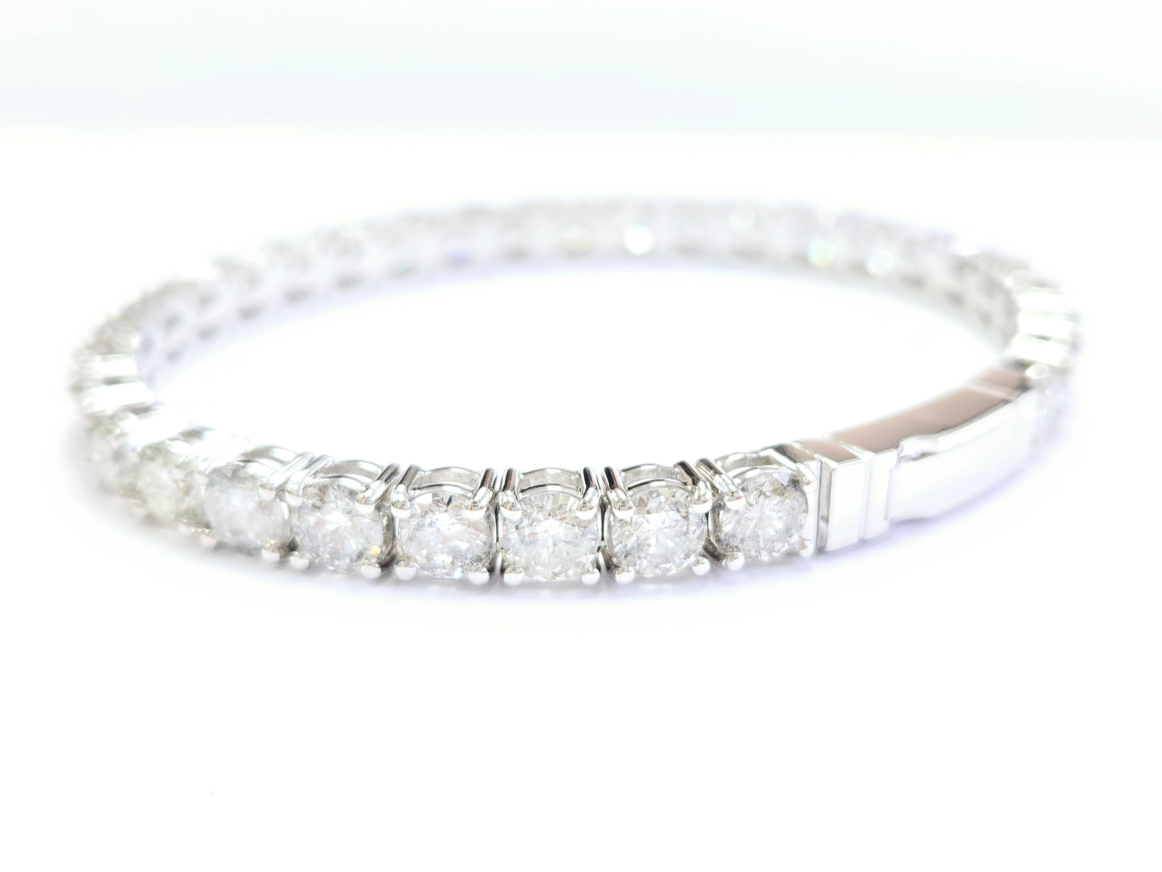 Bracelet jonc souple en or blanc 14 carats avec diamants naturels de 13,32 carats Unisexe en vente