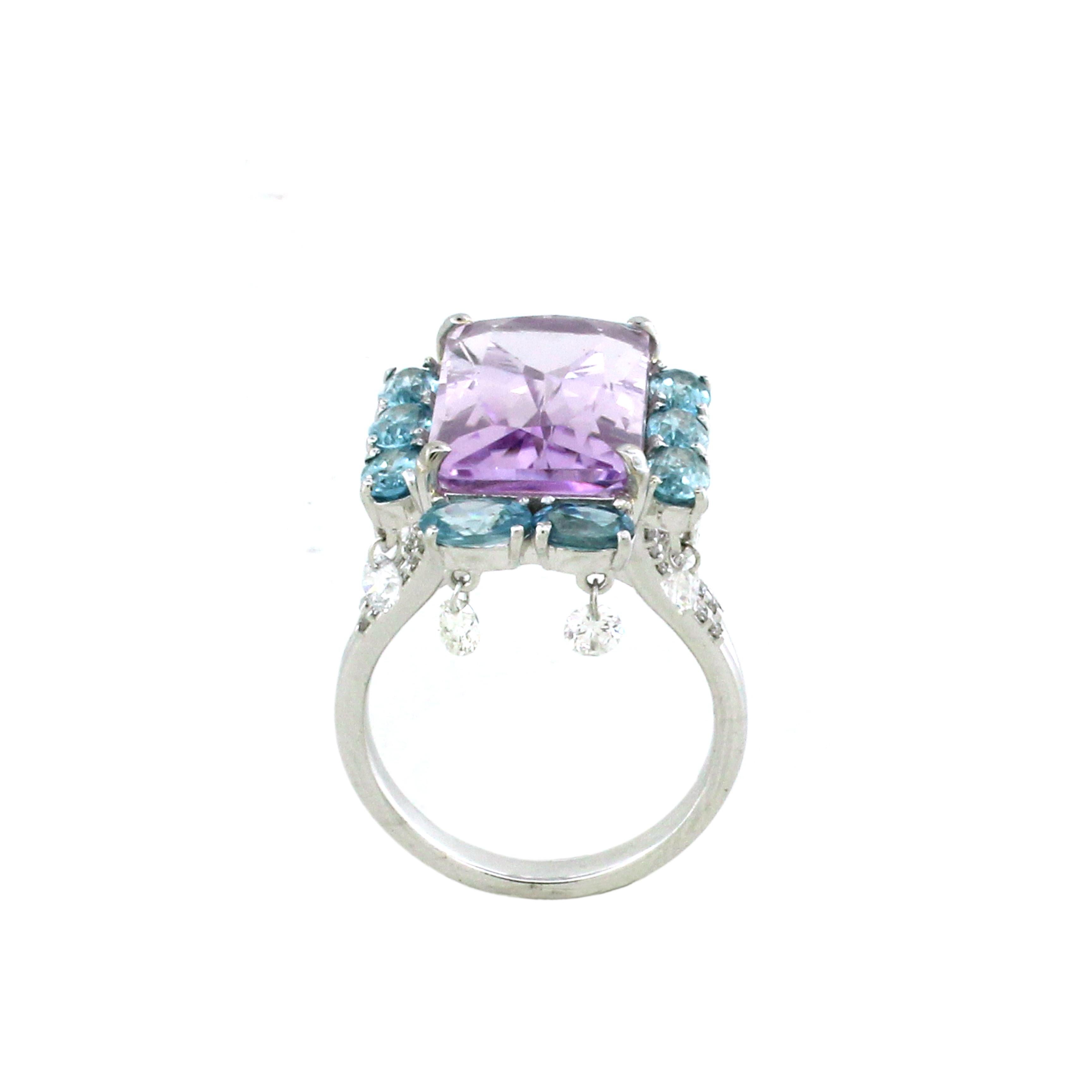 Ring mit 13,32 Karat Aqua und Kunzit und 0,71 Karat geriffelten Diamanten (Moderne) im Angebot