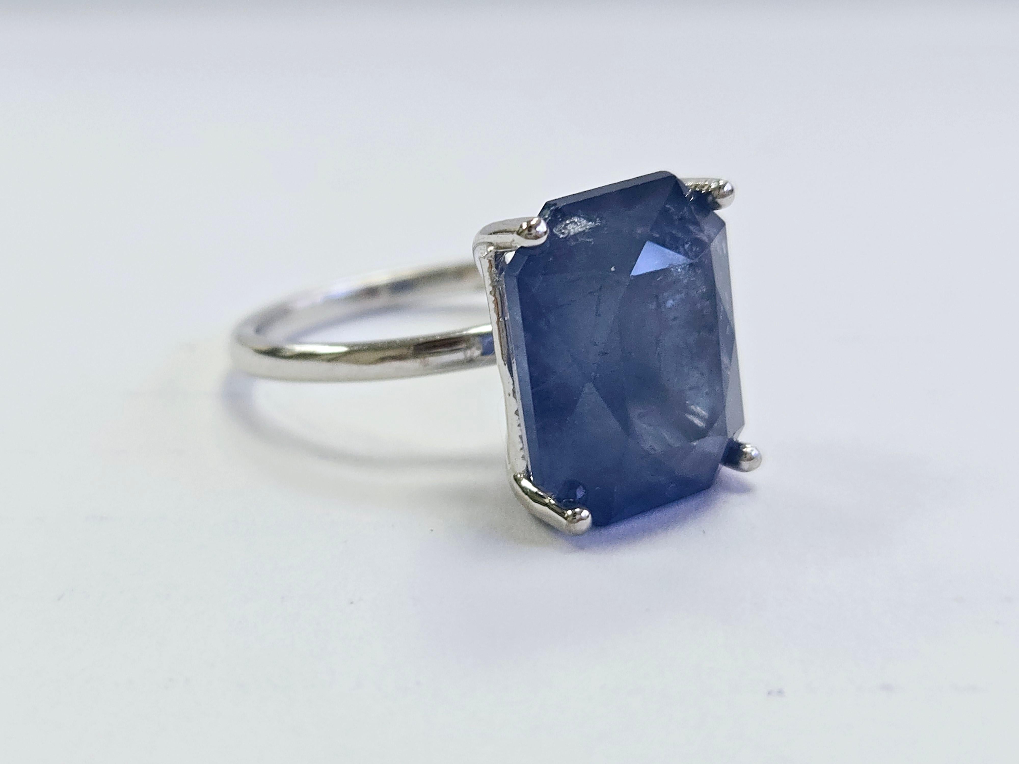 13.33 Carats Radiant Cut Natural Sapphire Ring 14 Karat White Gold In New Condition For Sale In Great Neck Plaza, NY